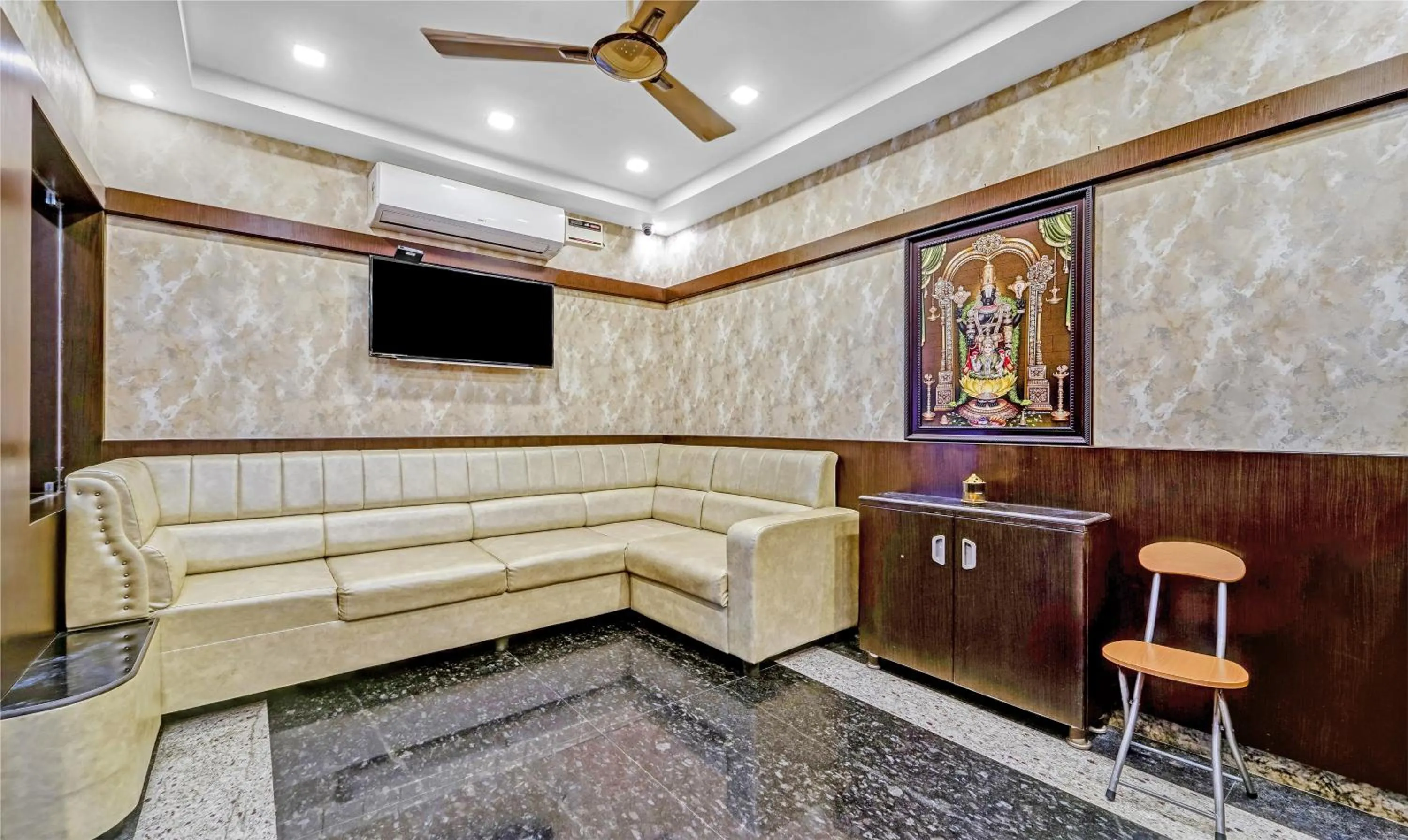 Seating area in Treebo Sripadha Residency Alipiri Road