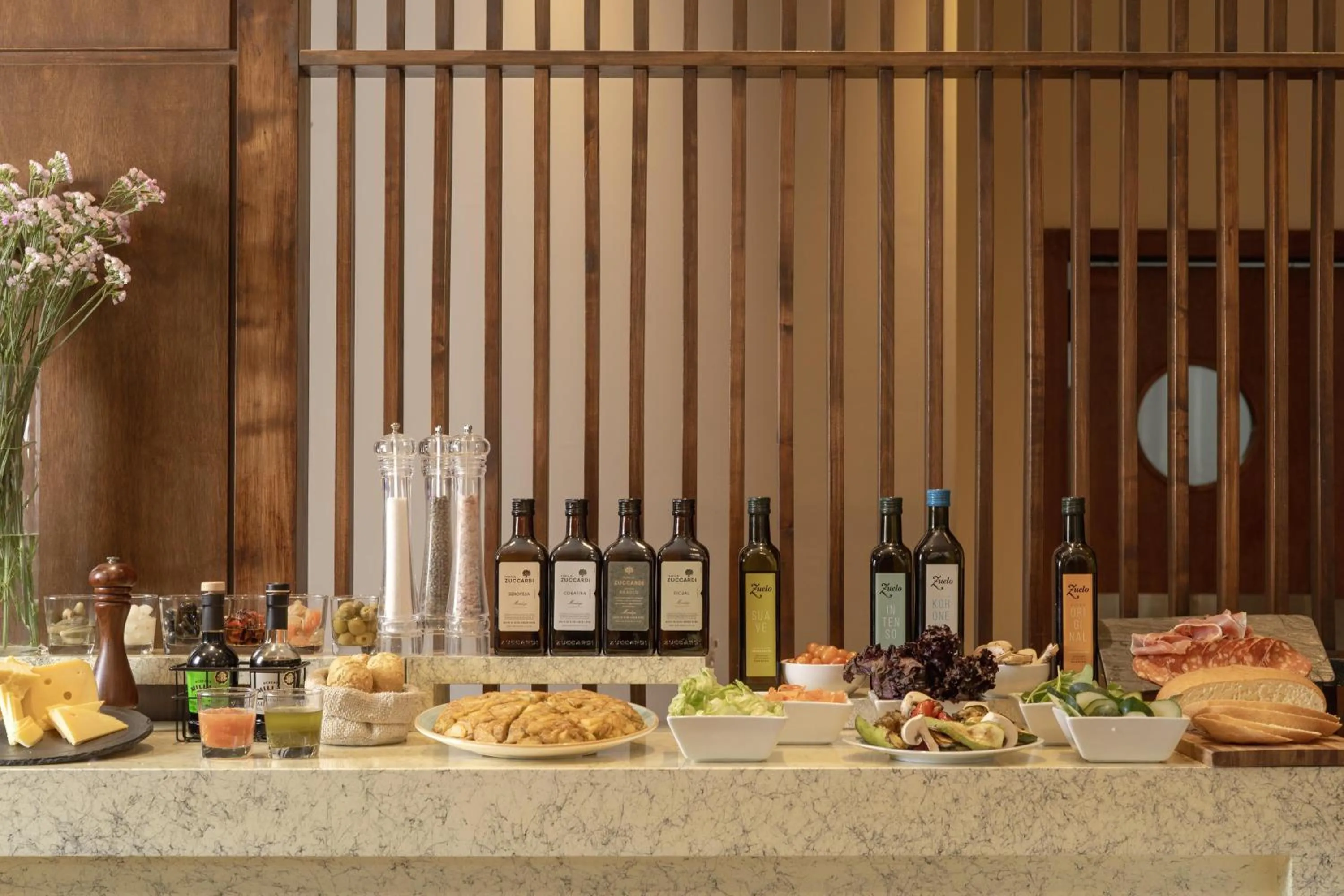 Breakfast in NH Mendoza Cordillera