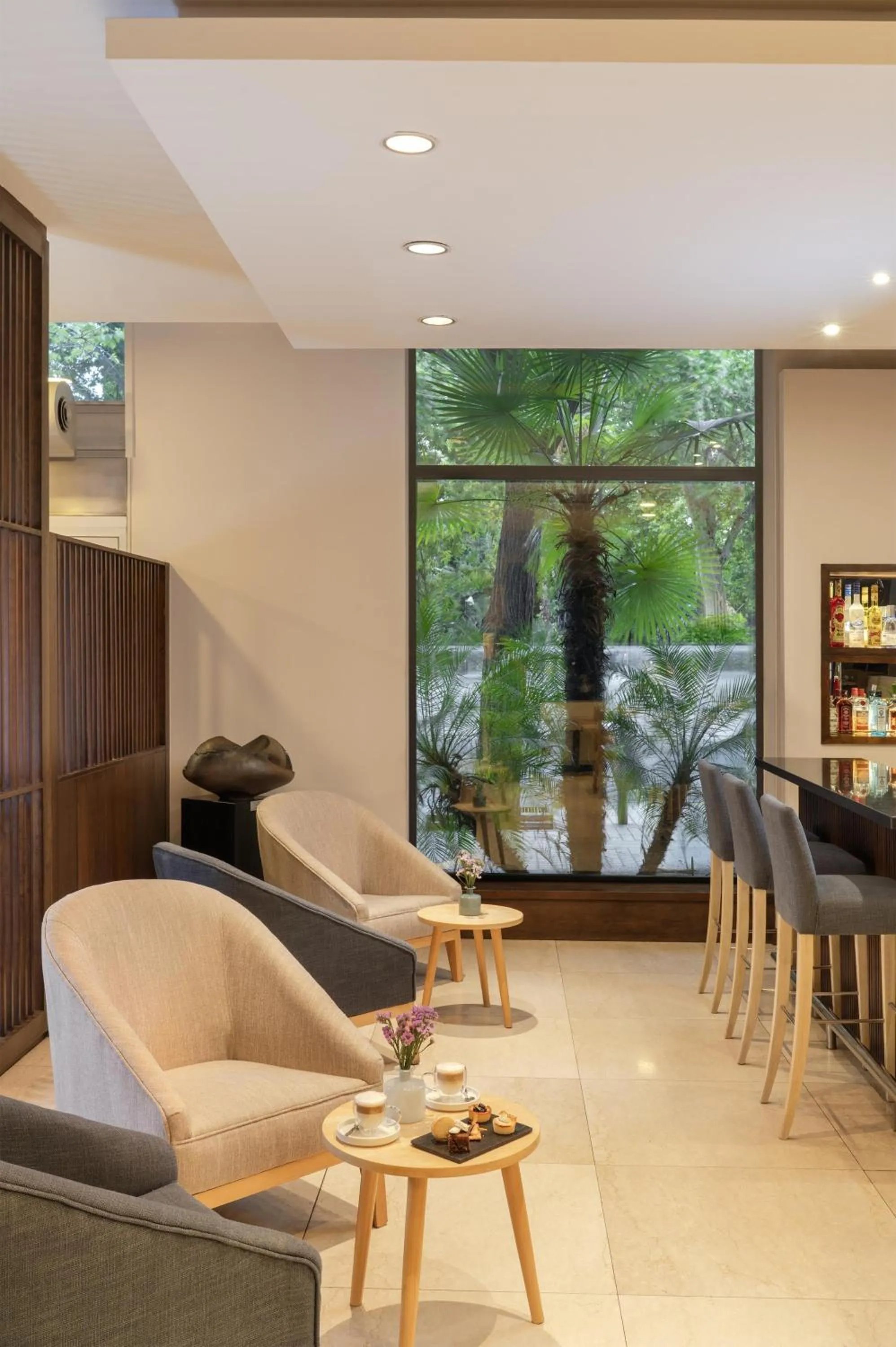 Lobby or reception in NH Mendoza Cordillera