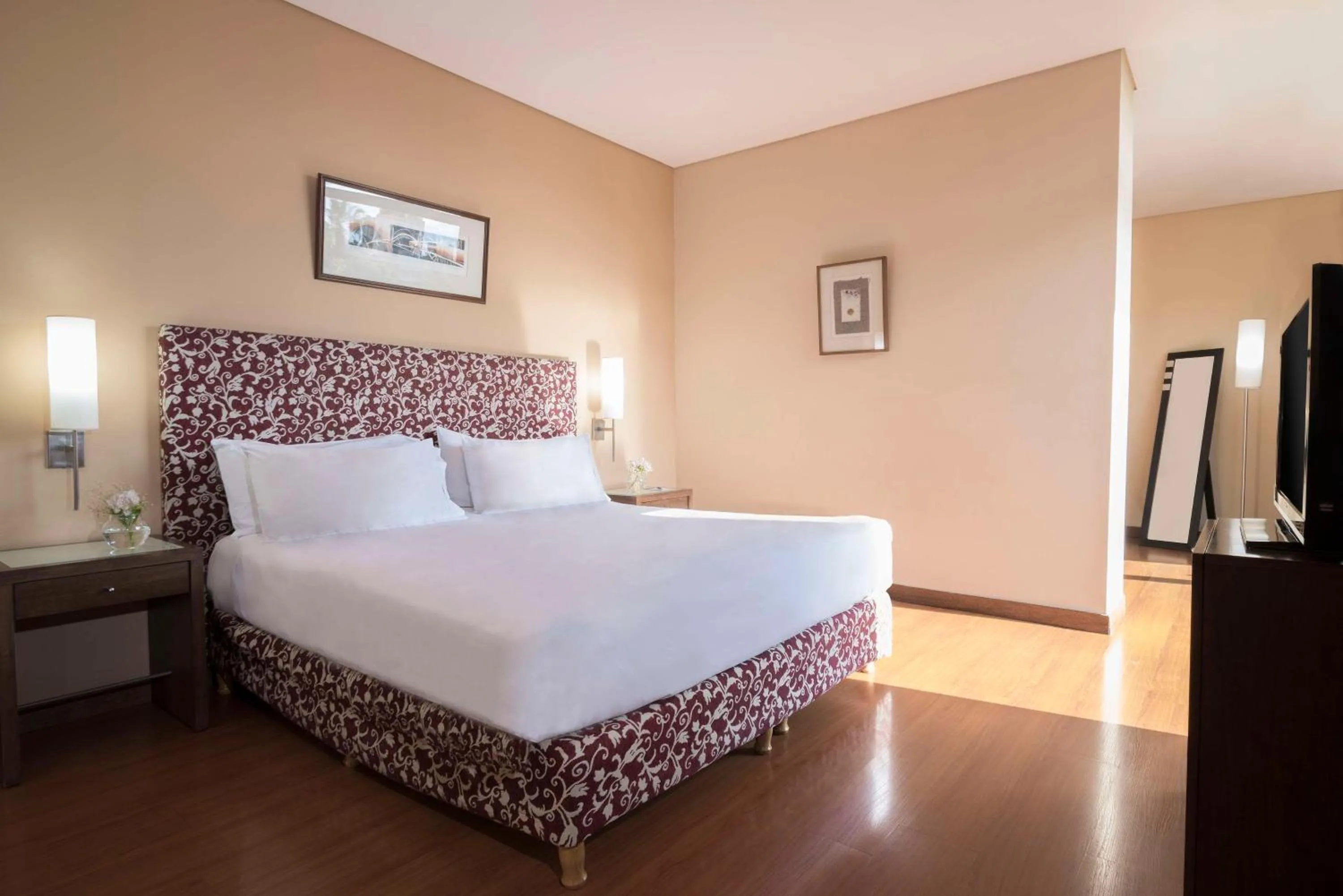 Bedroom, Bed in NH Mendoza Cordillera