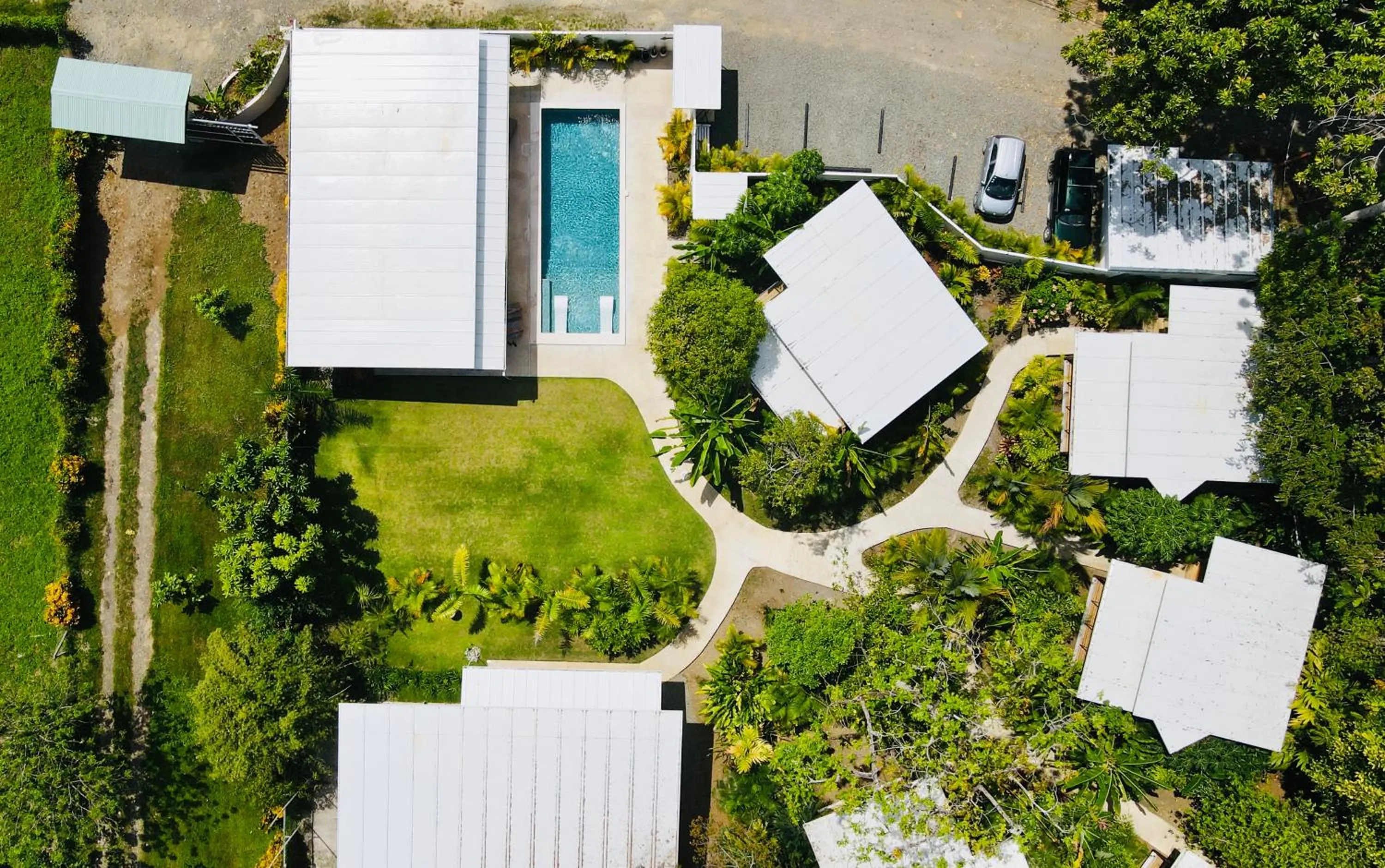 Property building in La Prometida