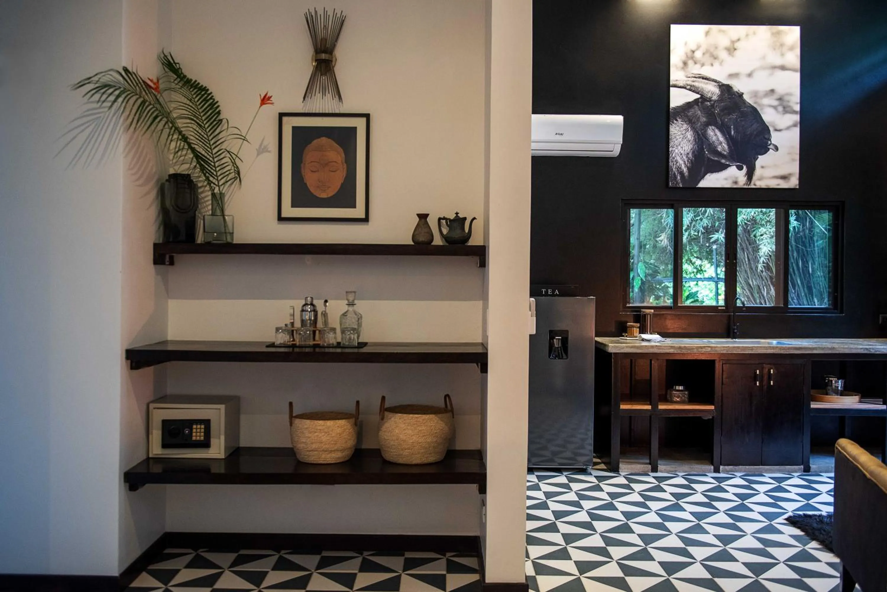 minibar in La Prometida