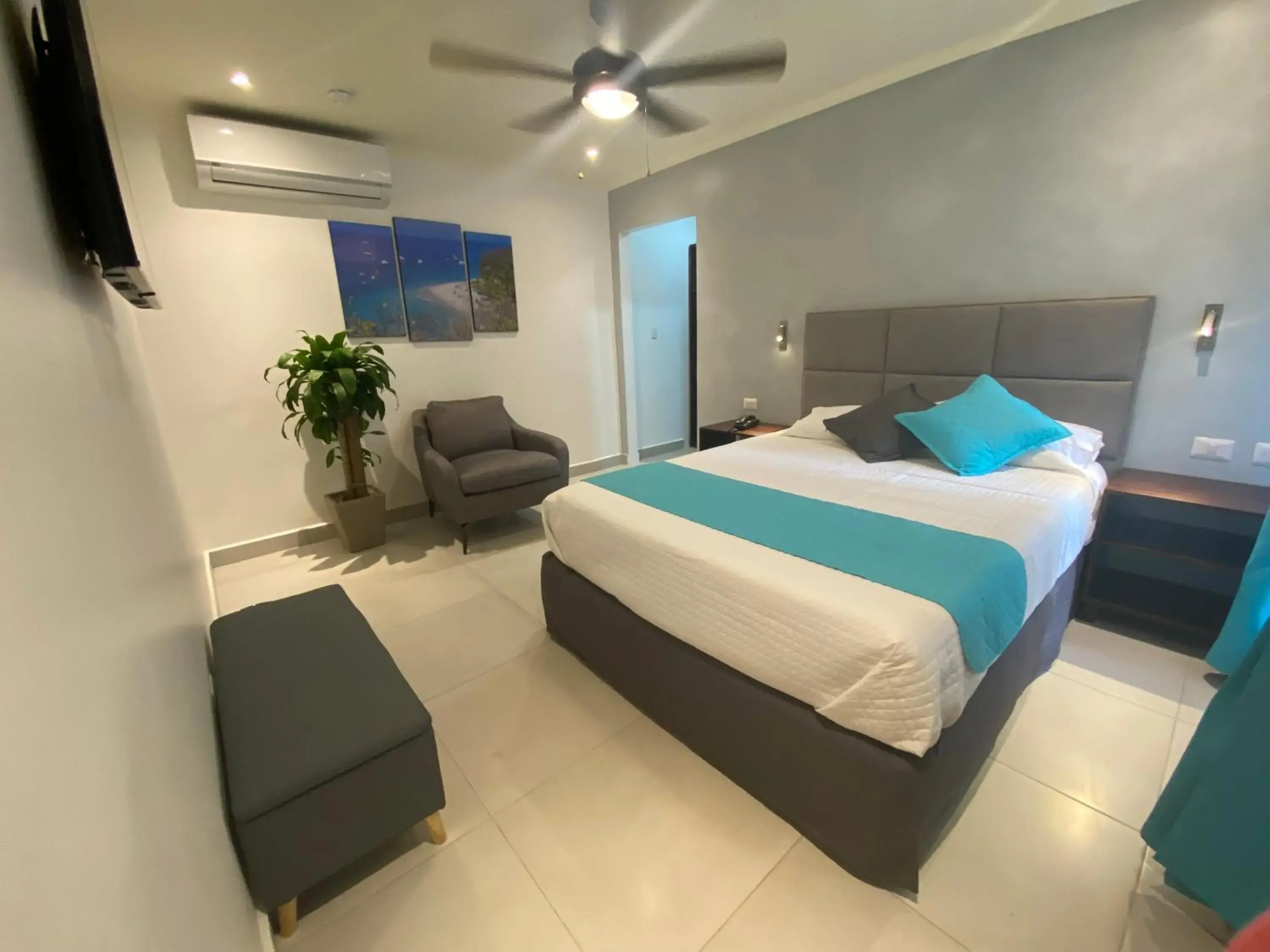 Standard Queen Room in Hotel Naoz Standard Queen Room in Hotel Naoz