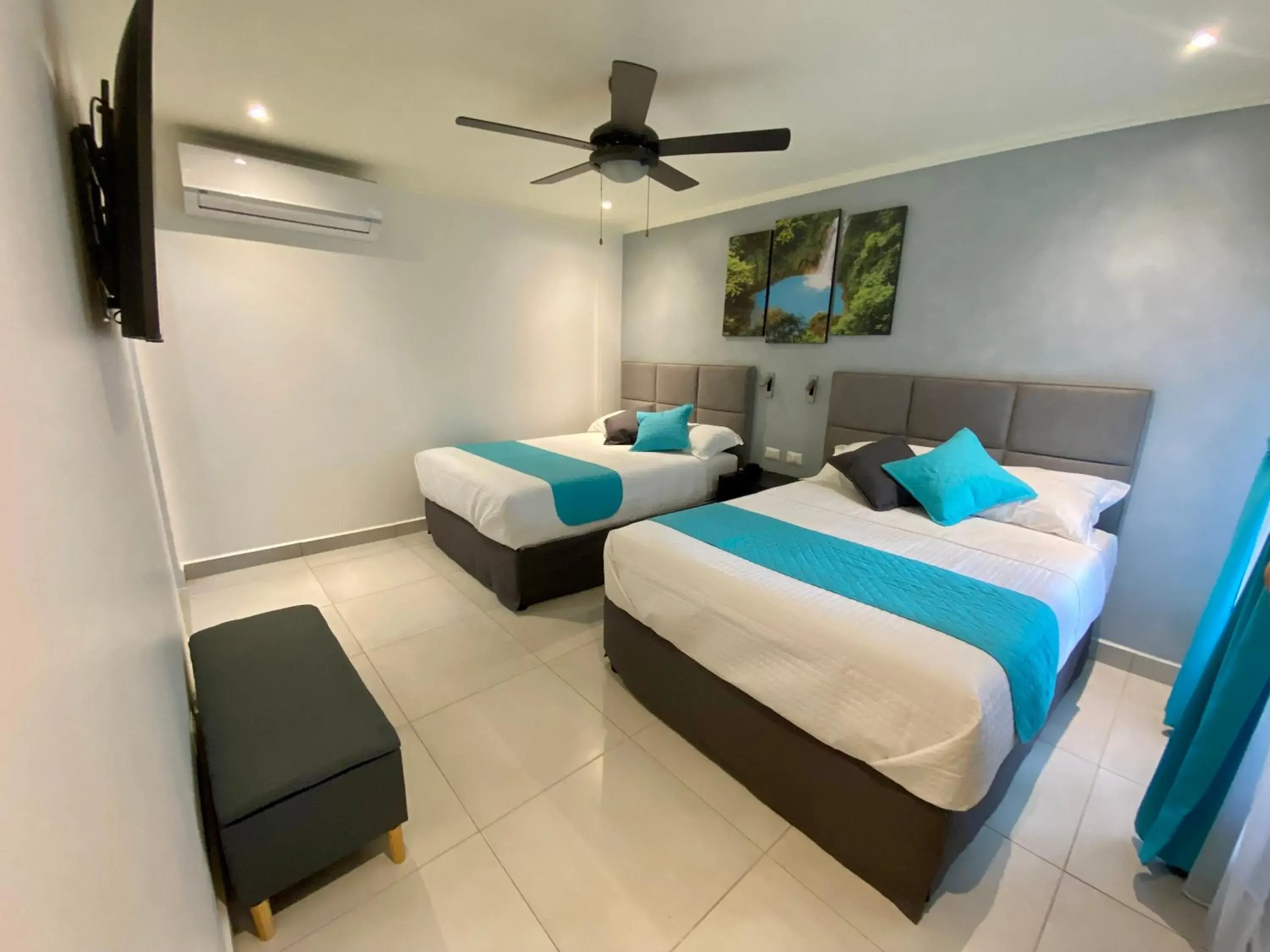 Standard Quadruple Room in Hotel Naoz Standard Quadruple Room in Hotel Naoz