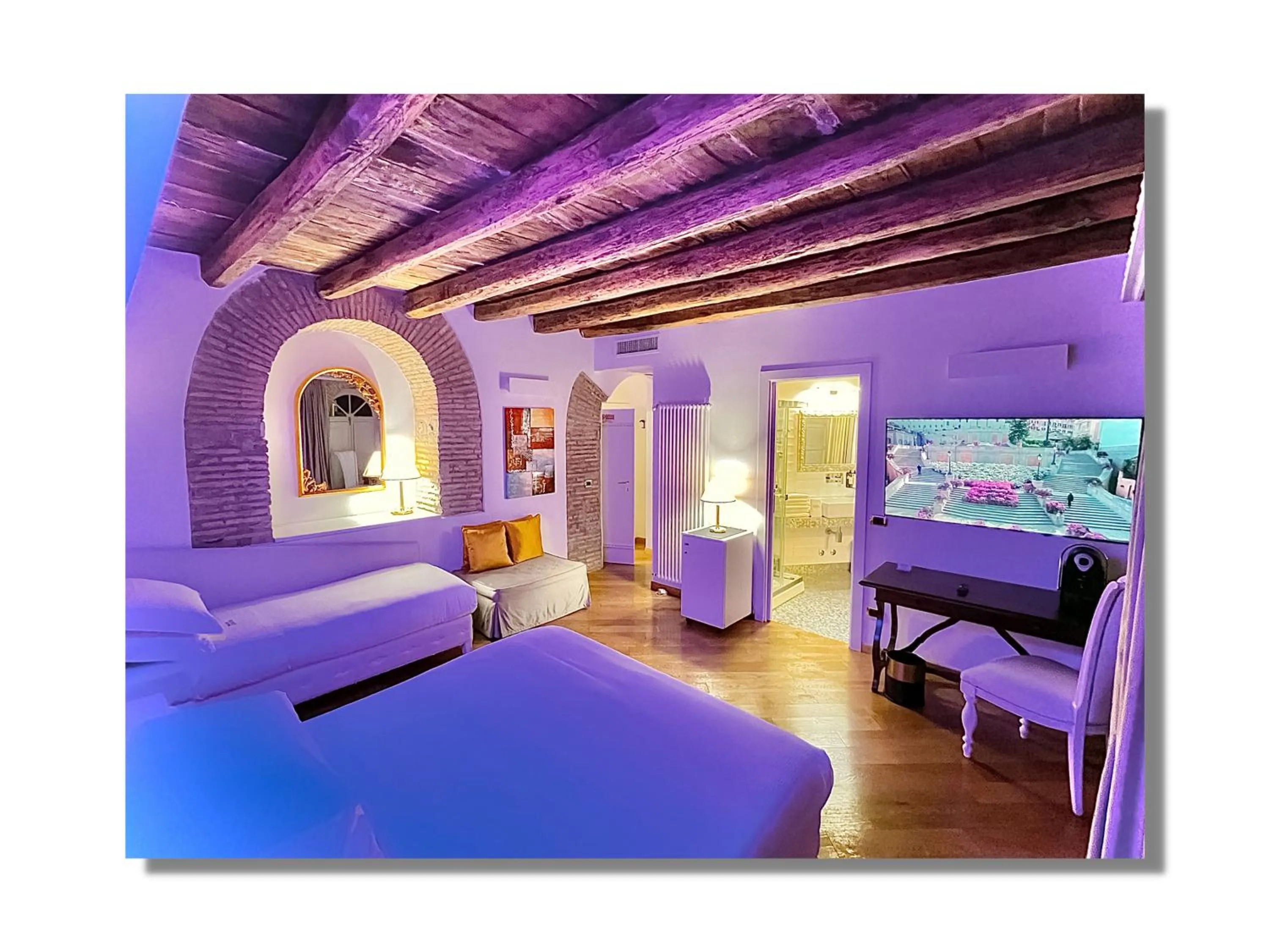 Photo of the whole room, Bed in Maison Spagna Suites