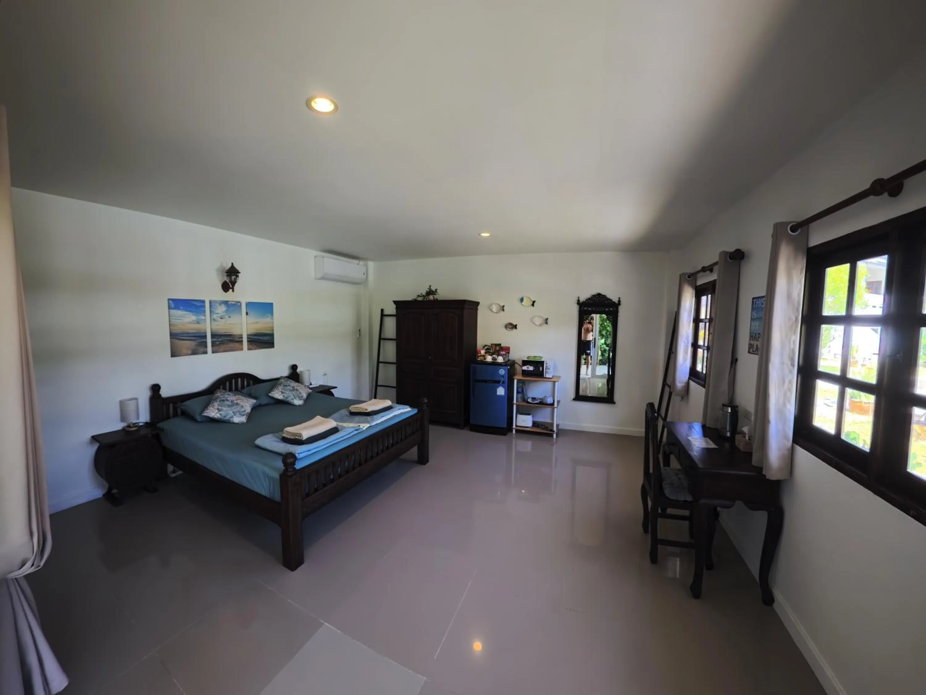Bed in Villa Colina Khao Lak Rooms and Bungalows - Adults Only