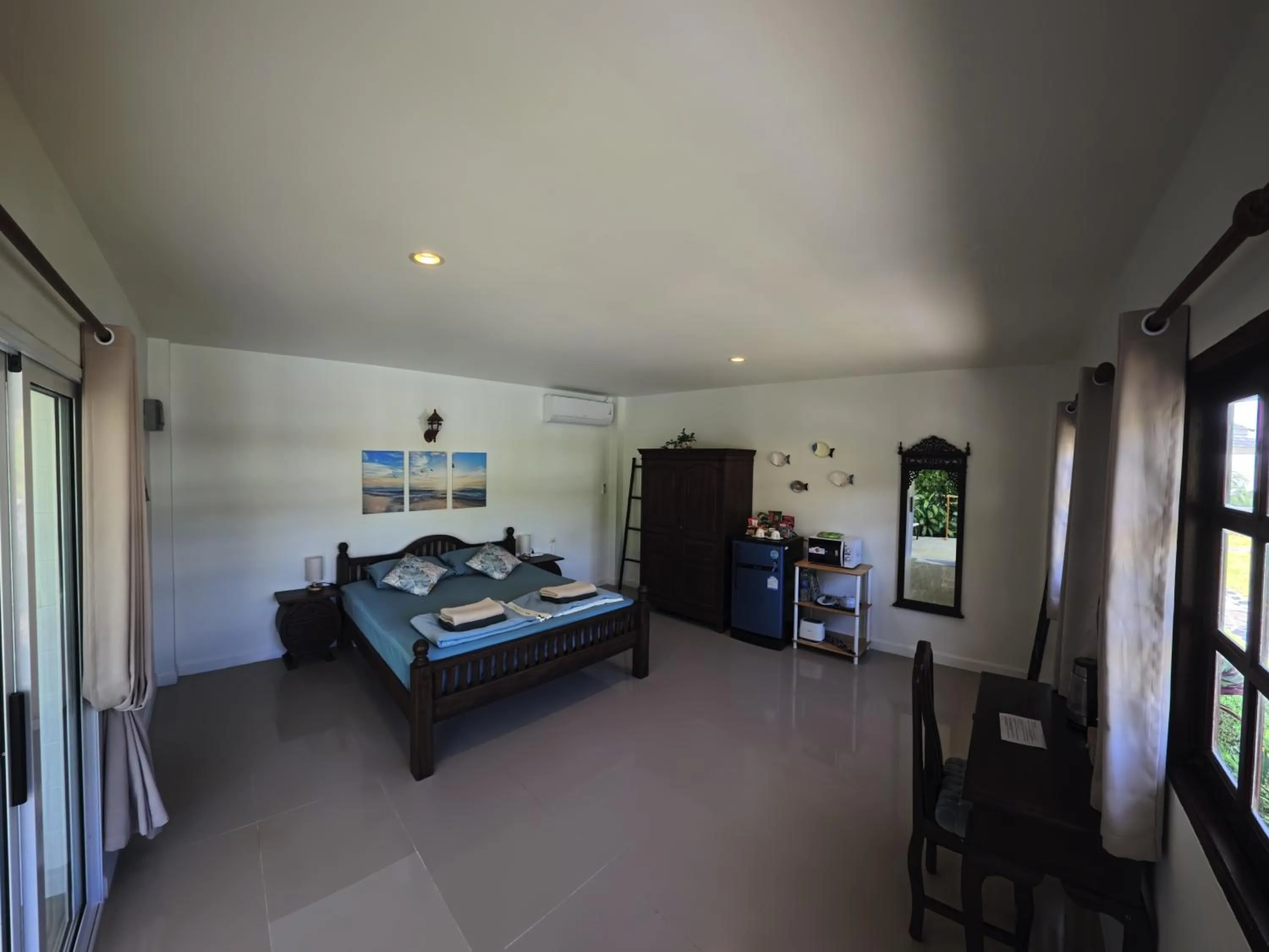 Bed in Villa Colina Khao Lak Rooms and Bungalows - Adults Only