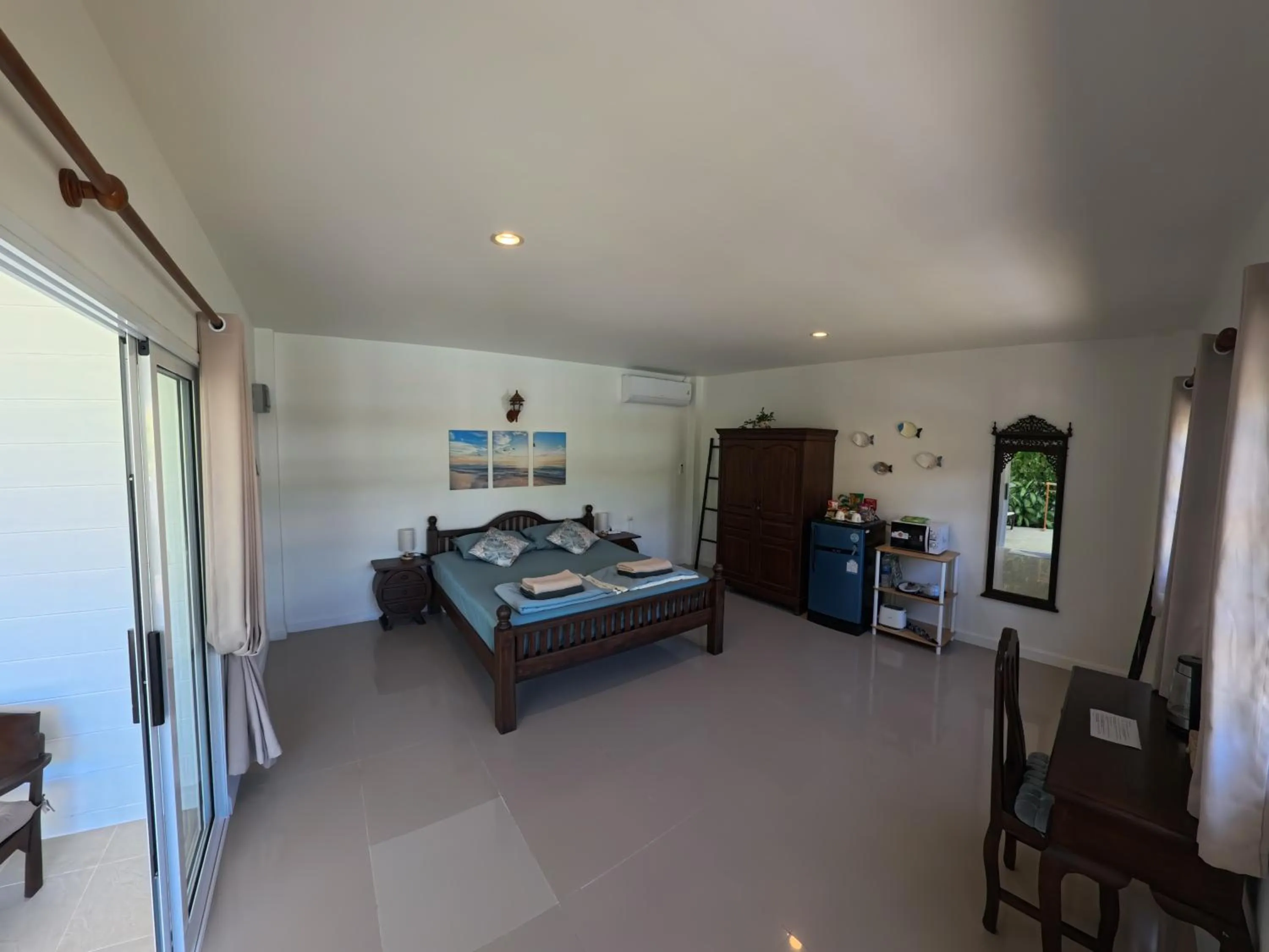 Bed in Villa Colina Khao Lak Rooms and Bungalows - Adults Only