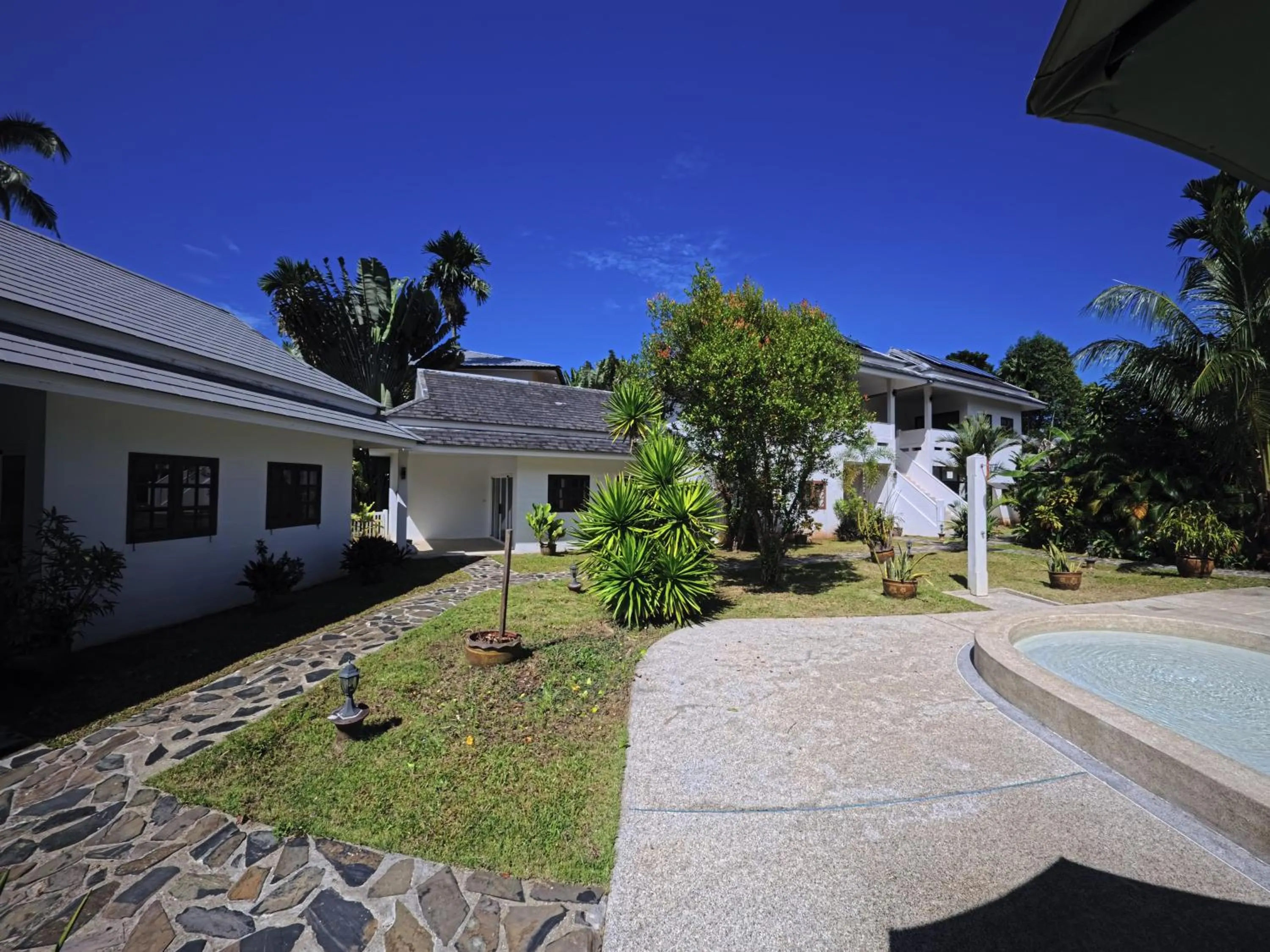 Villa Colina Khao Lak Rooms and Bungalows - Adults Only