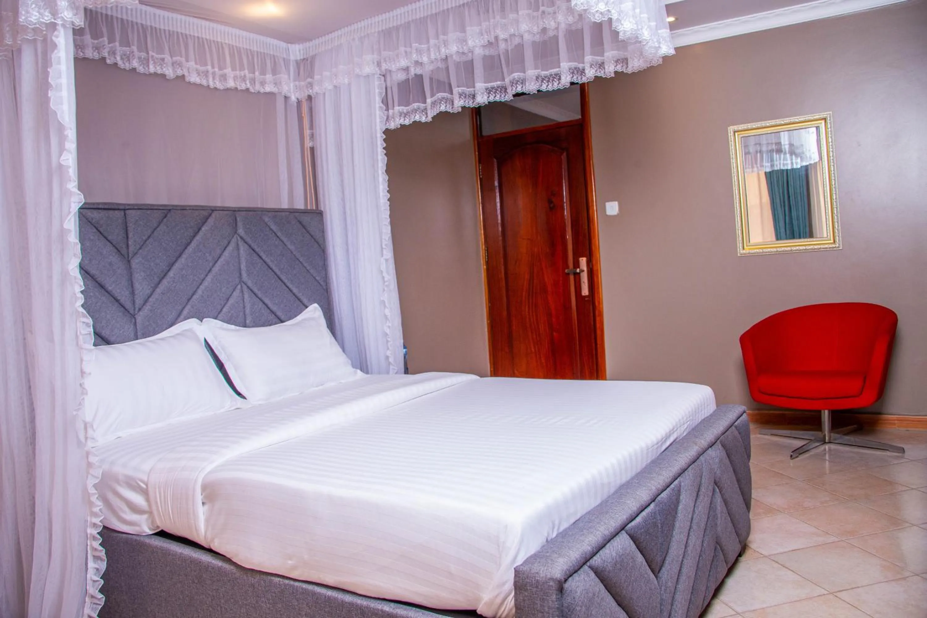 Bed in Lishi Resort Hotel