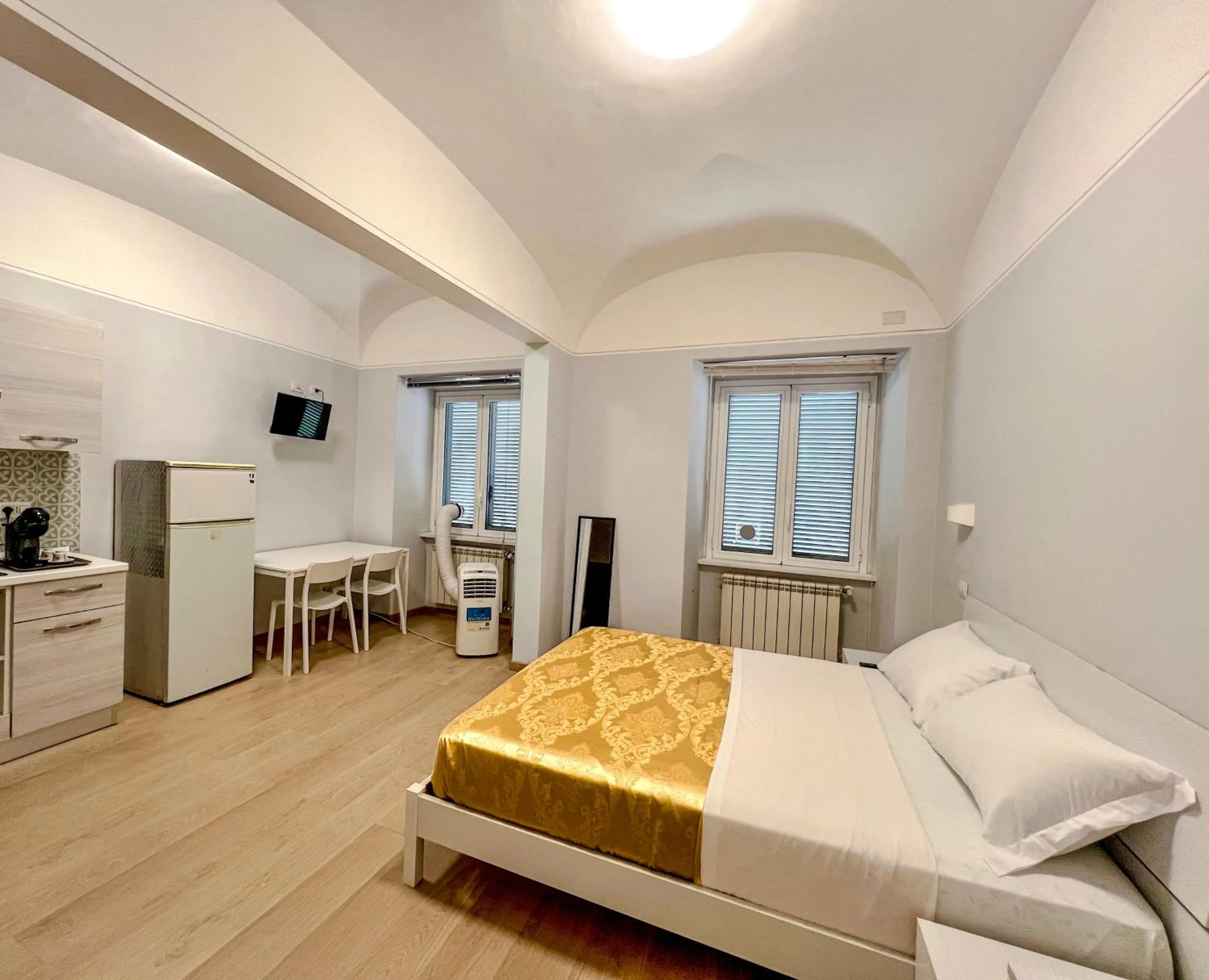 Bedroom, Bed in Booking House Rome