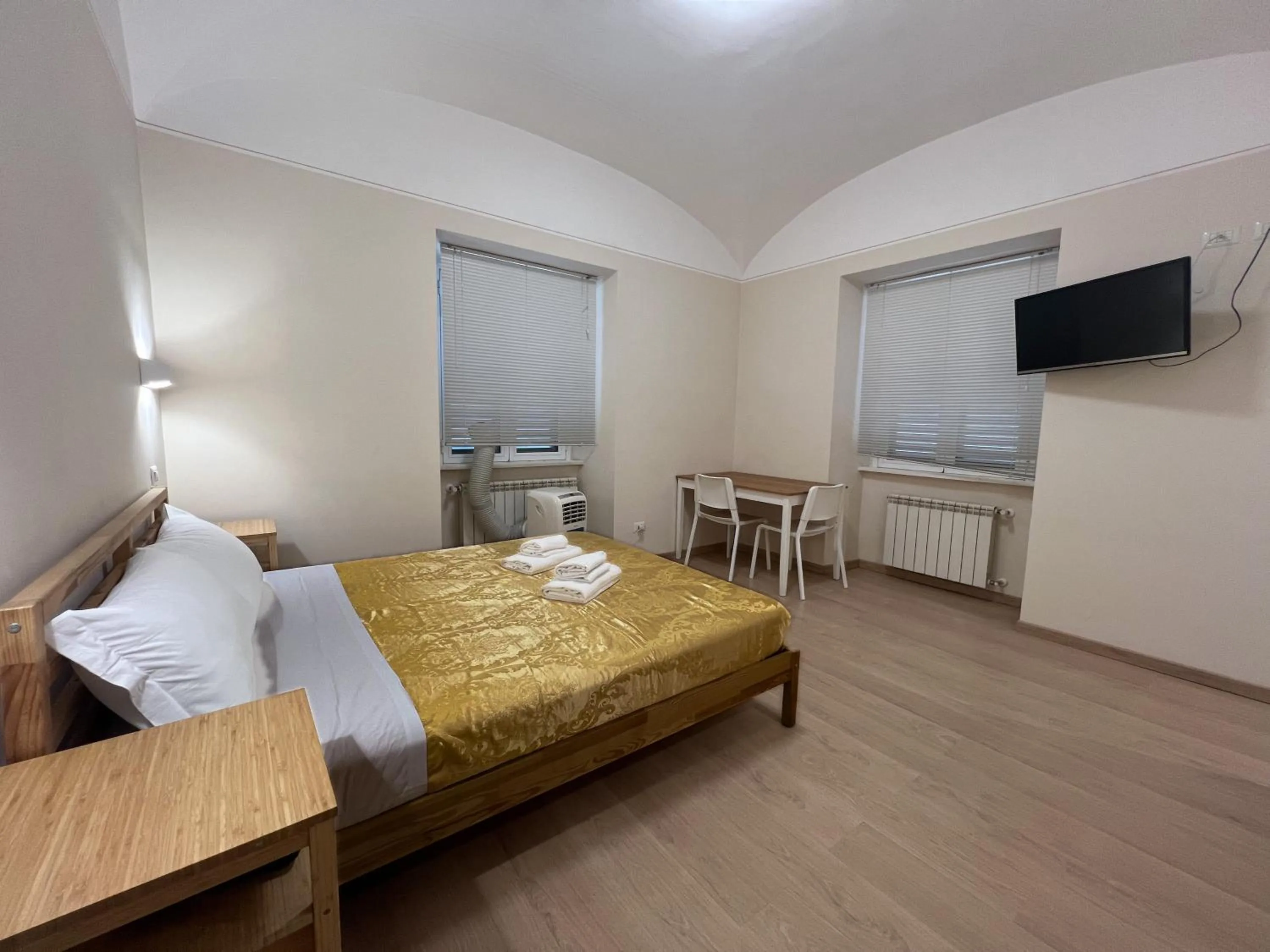 TV and multimedia, Bed in Booking House Rome
