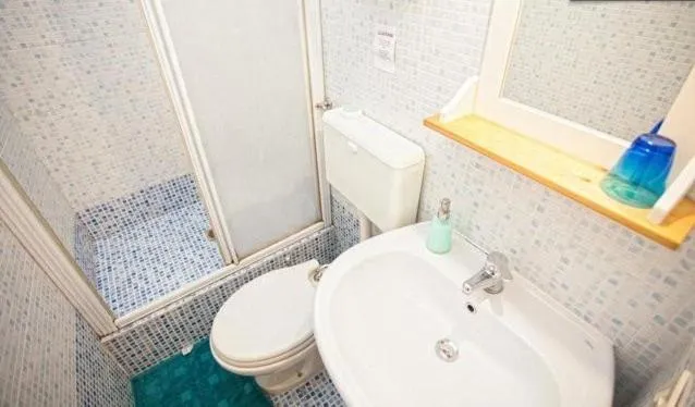 Shower in La Casa Romana