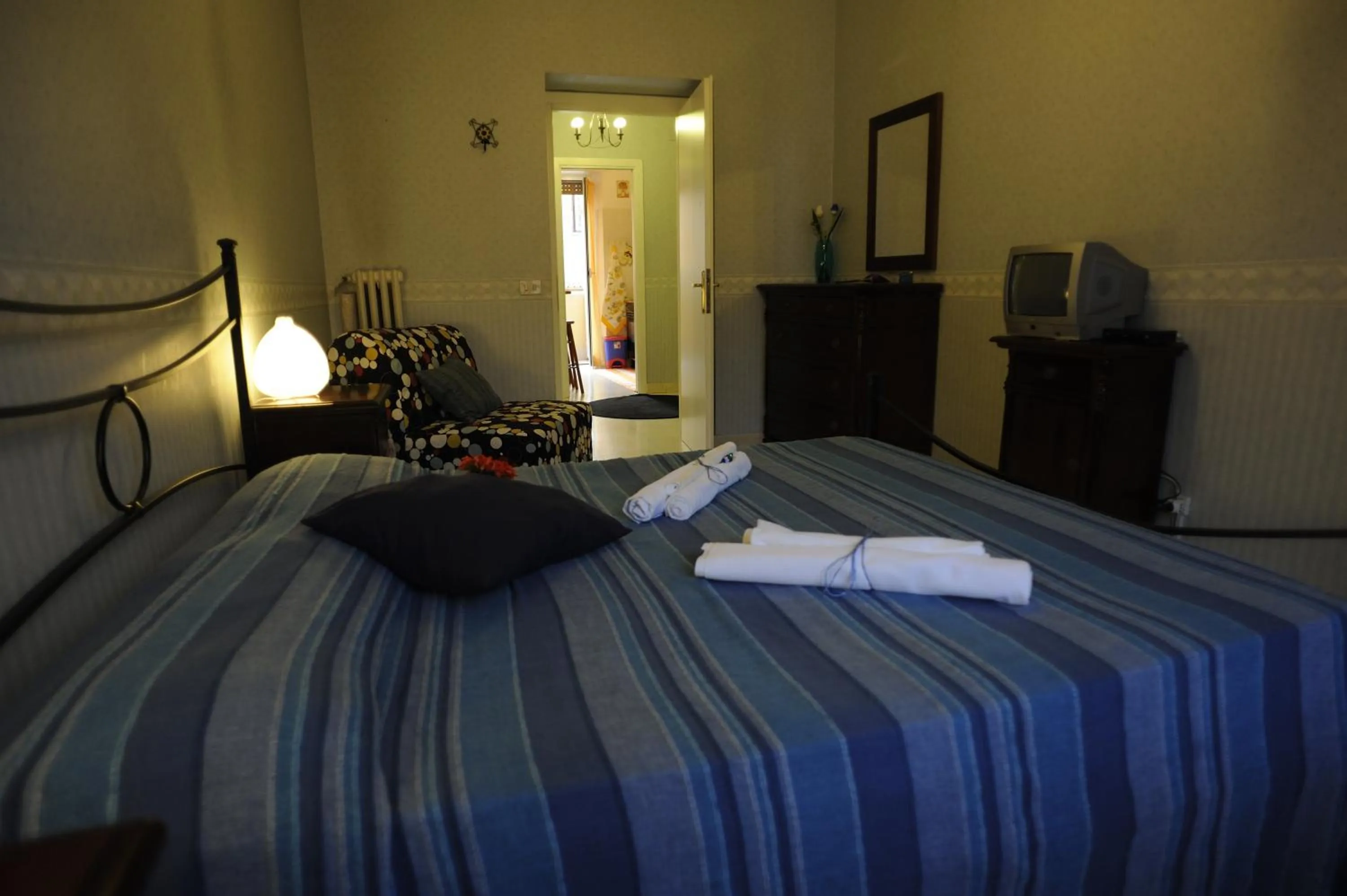 Decorative detail, Bed in La Casa Romana
