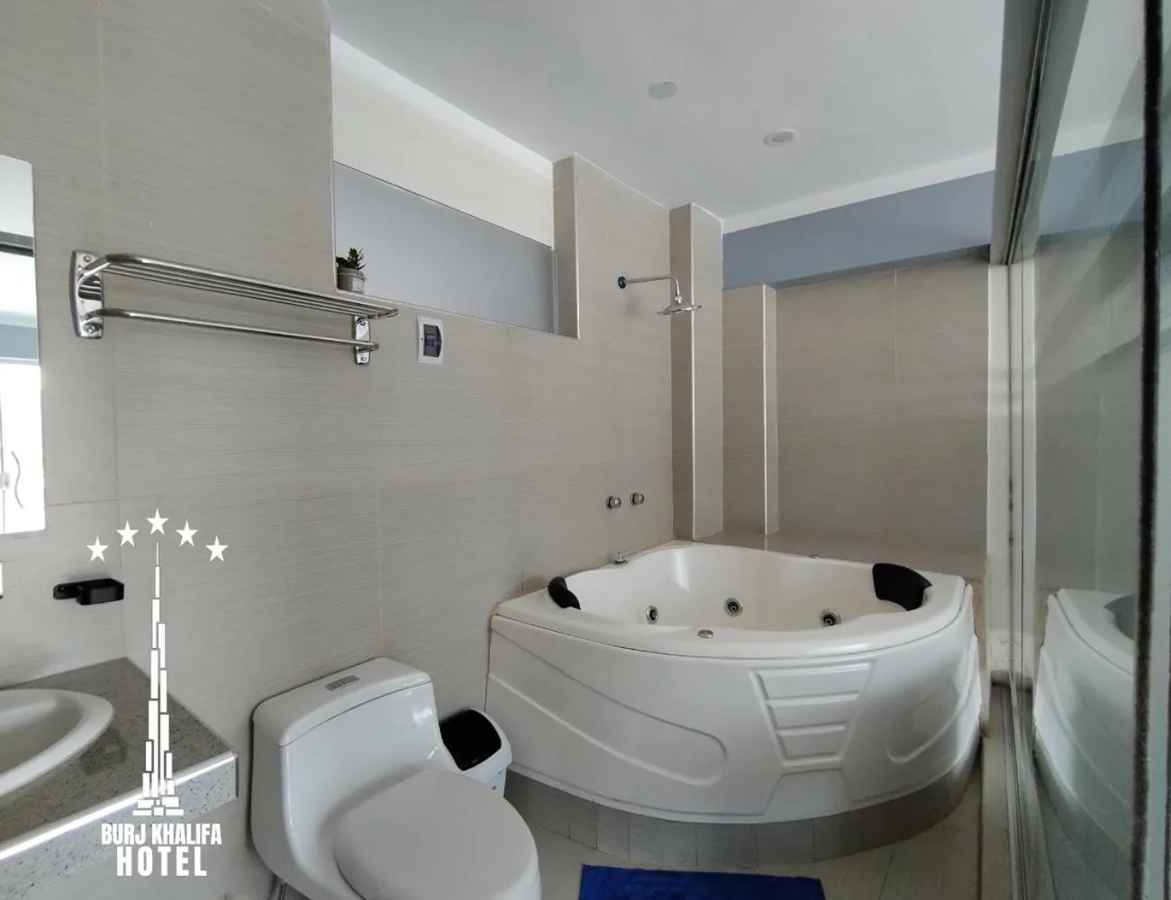 Shower in Hotel Burj Khalifa