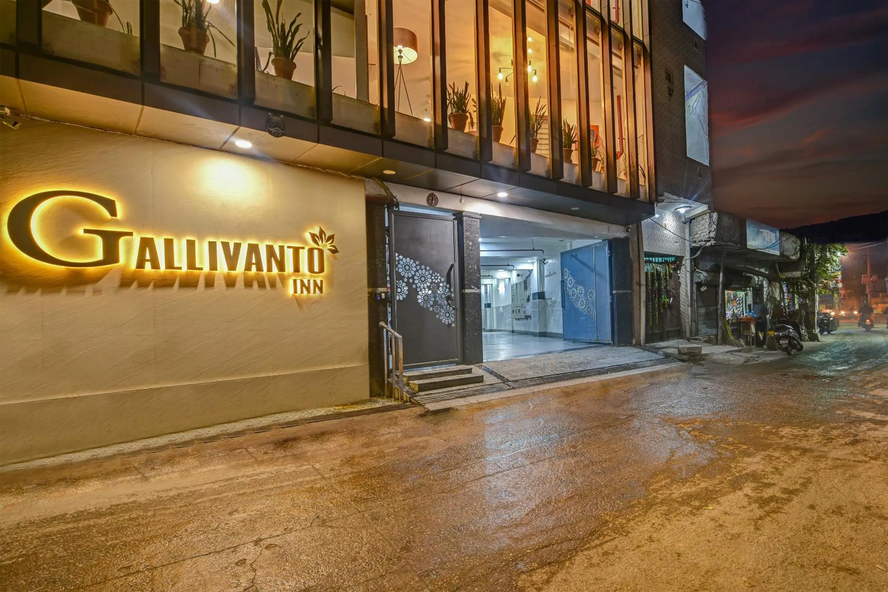 Facade/entrance in Gallivanto Inn