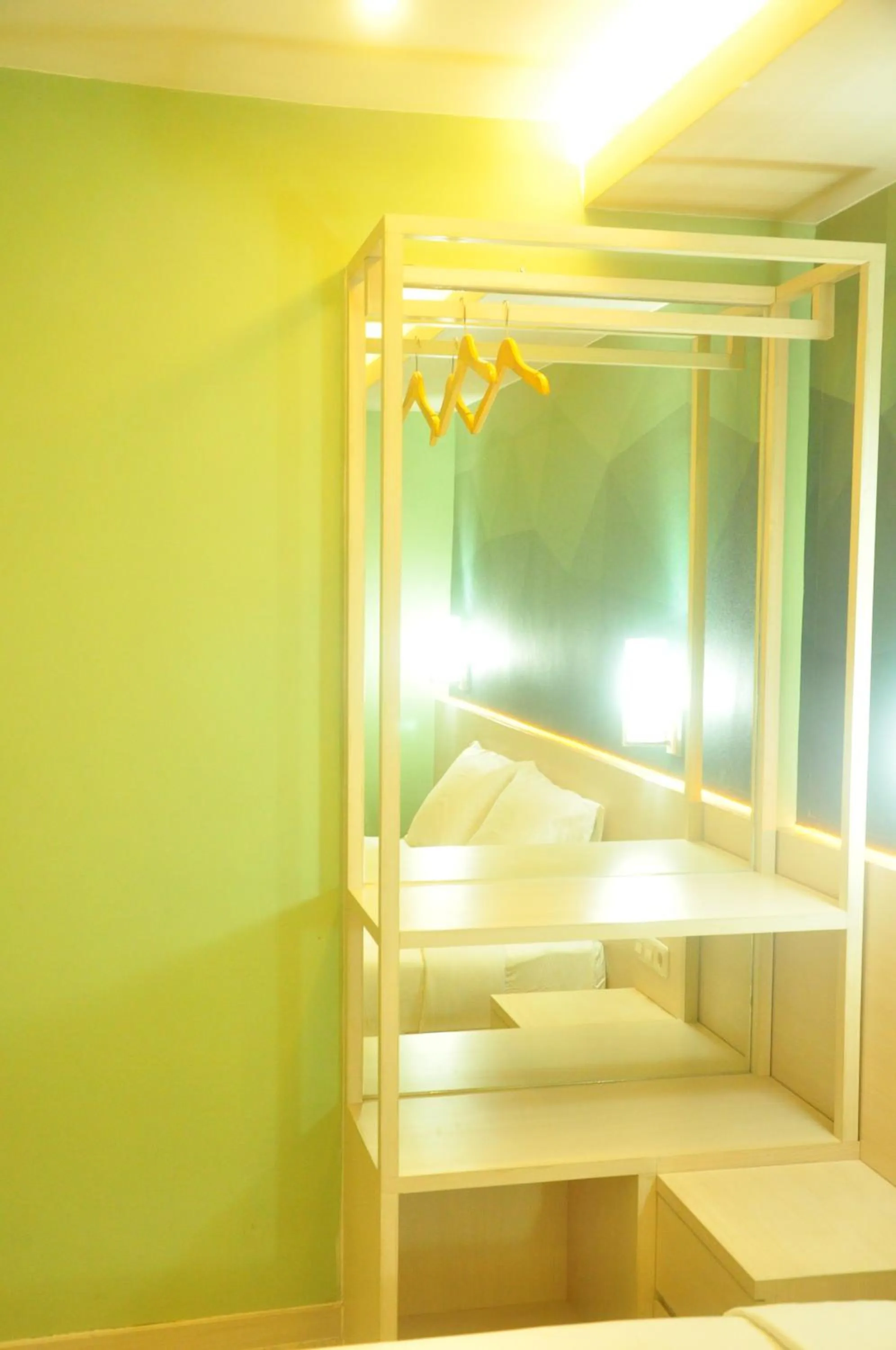 Photo of the whole room, Bed in LEAF HoteL