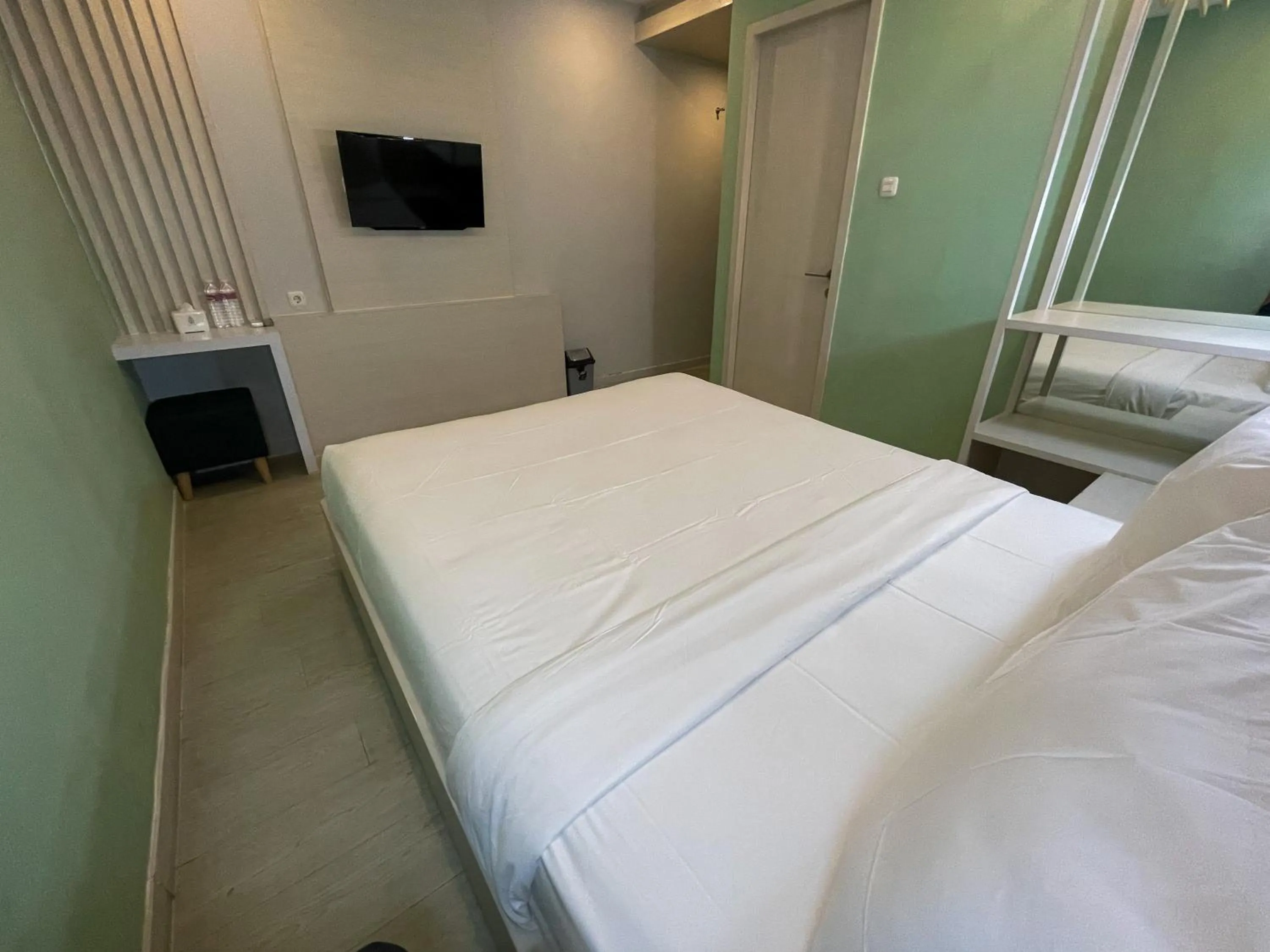 TV and multimedia, Bed in LEAF HoteL