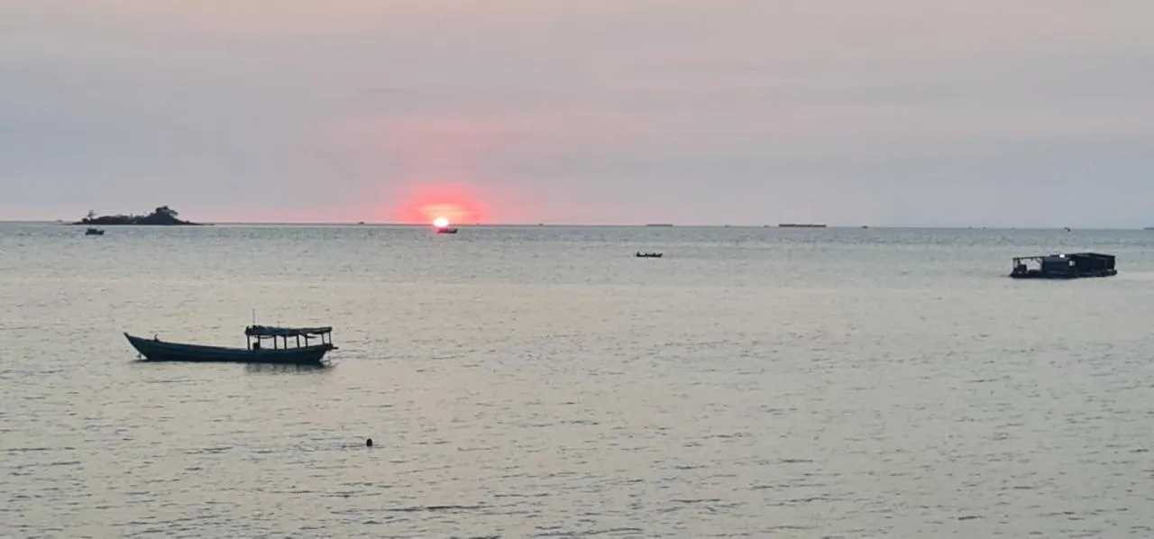 BREAKING DAWN- TAEYANG Hotel Phú Quốc