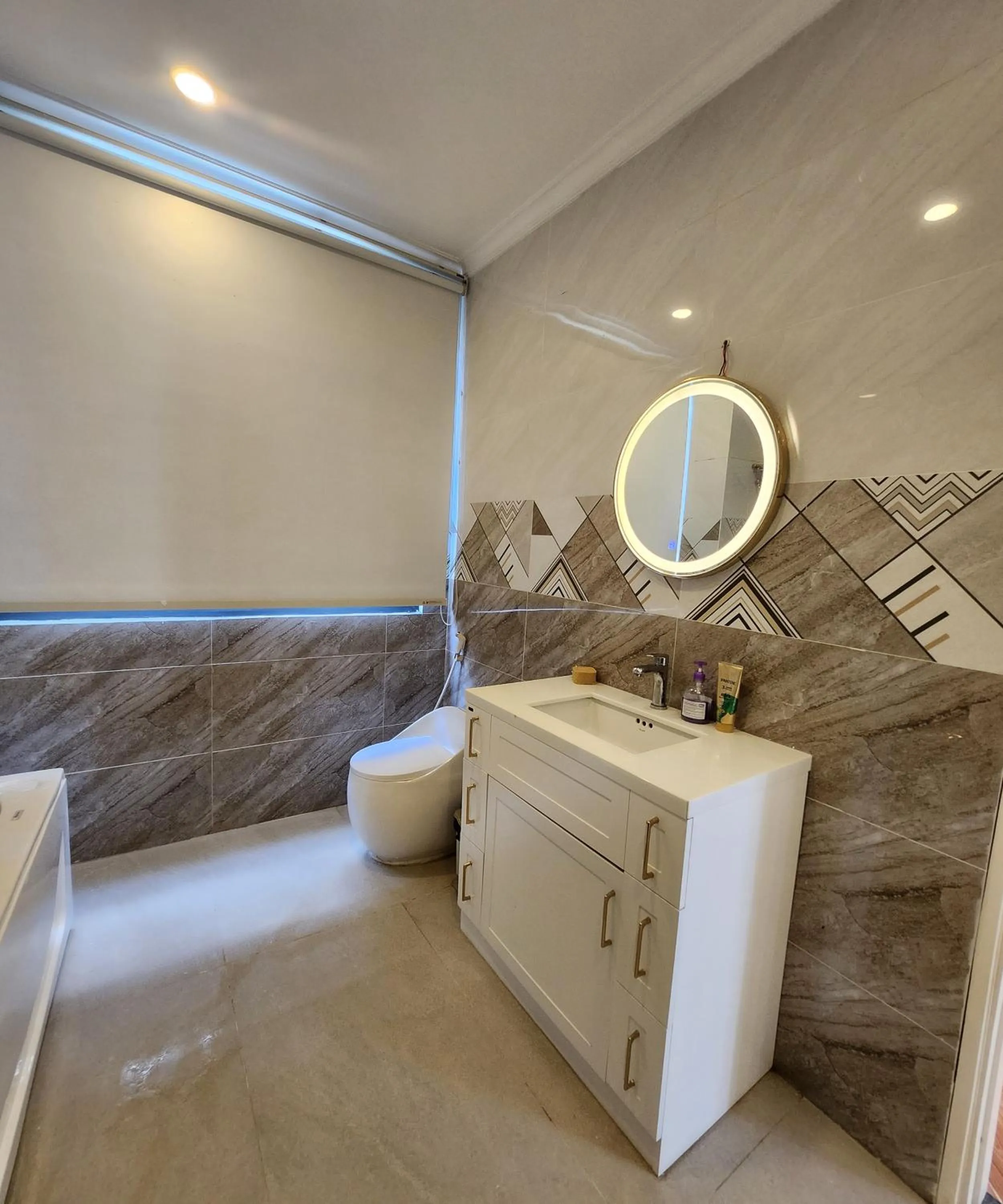 Bathroom in BREAKING DAWN- TAEYANG Hotel Phú Quốc