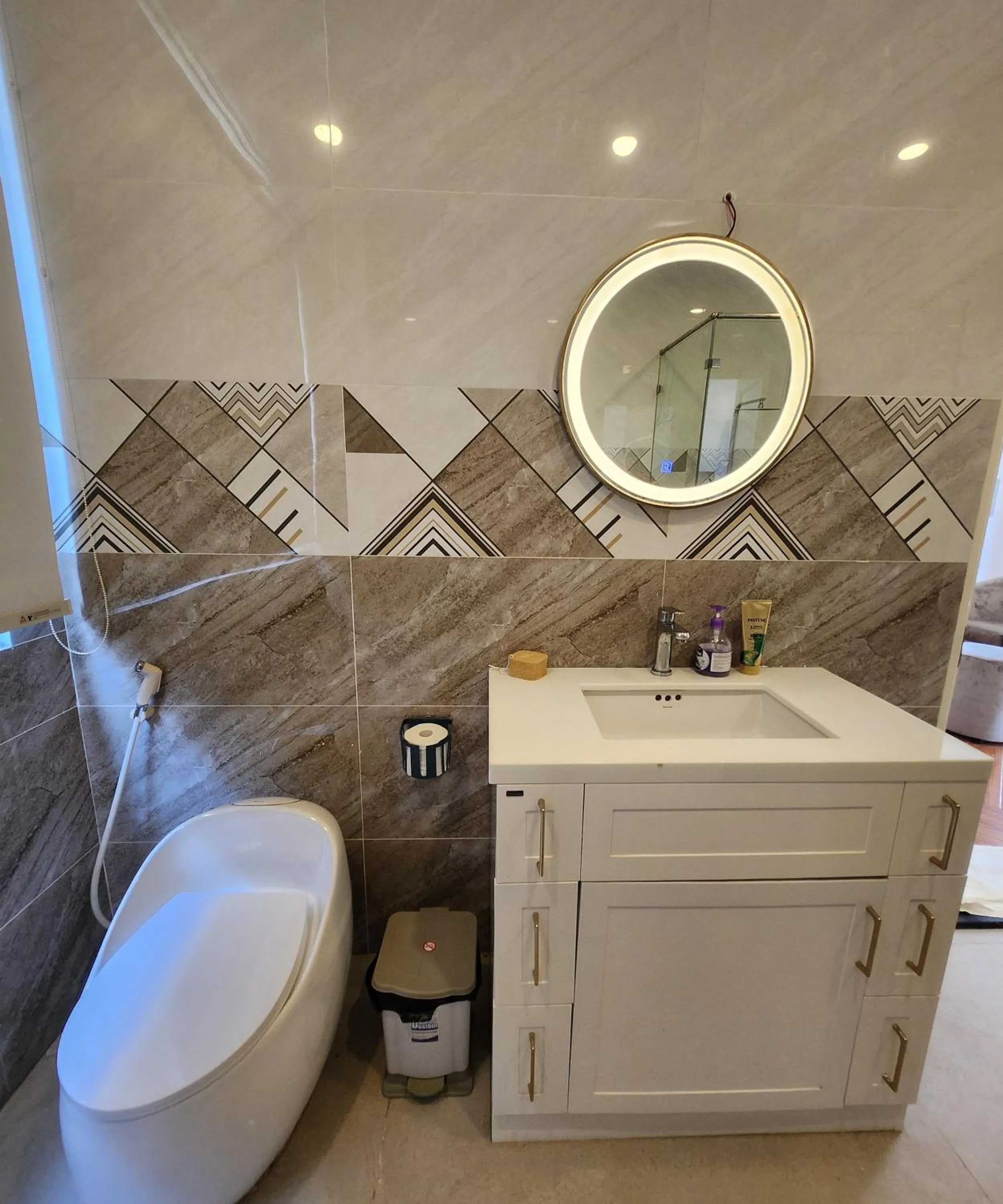 Toilet in BREAKING DAWN- TAEYANG Hotel Phú Quốc