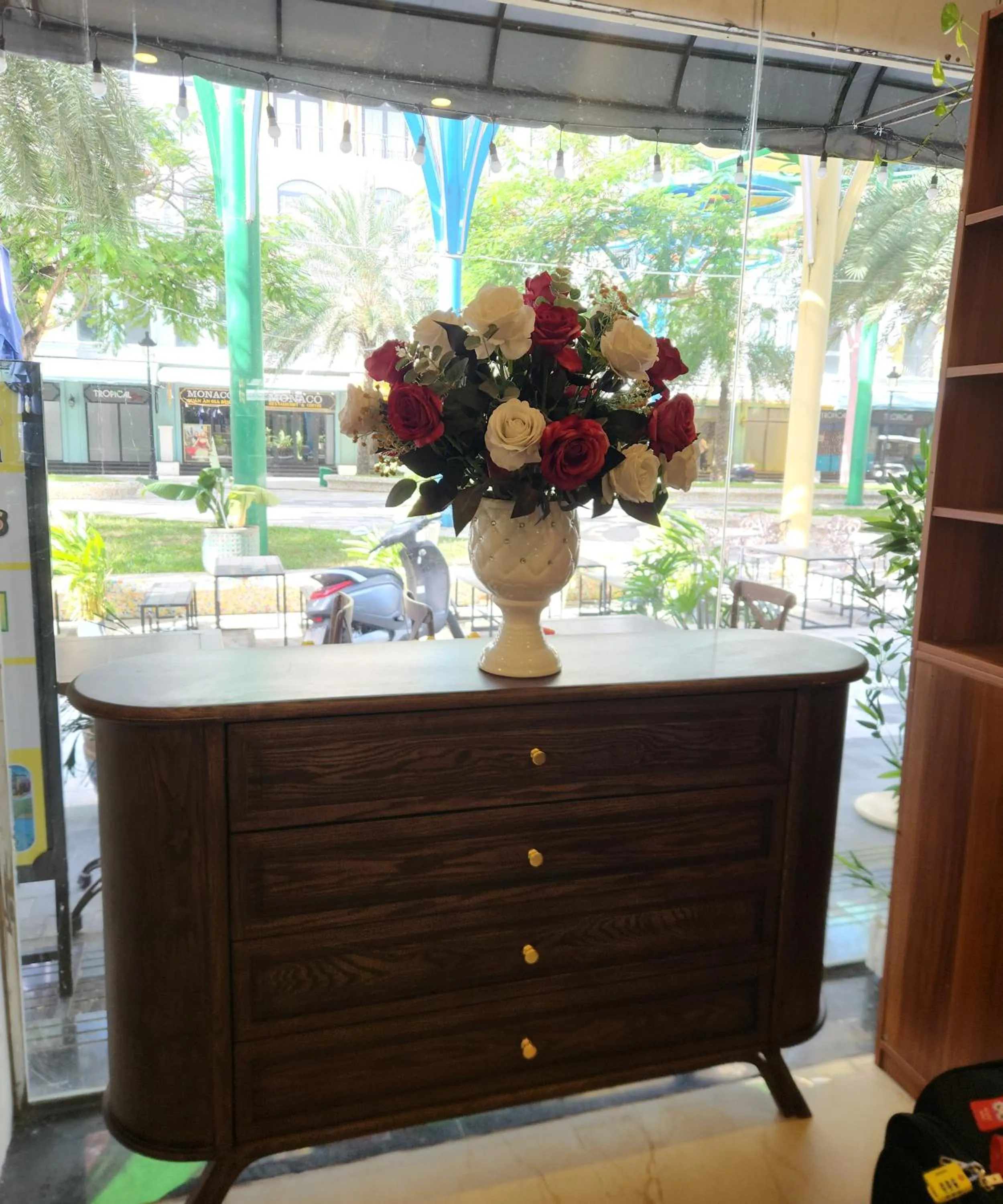 BREAKING DAWN- TAEYANG Hotel Phú Quốc