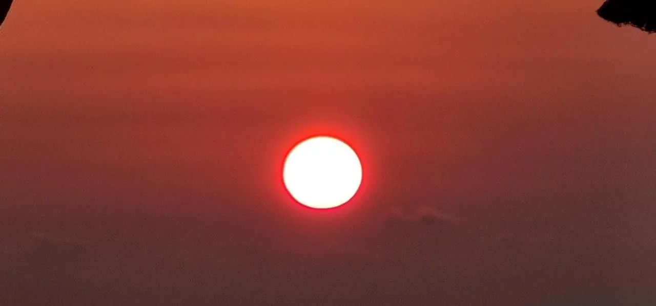 BREAKING DAWN- TAEYANG Hotel Phú Quốc