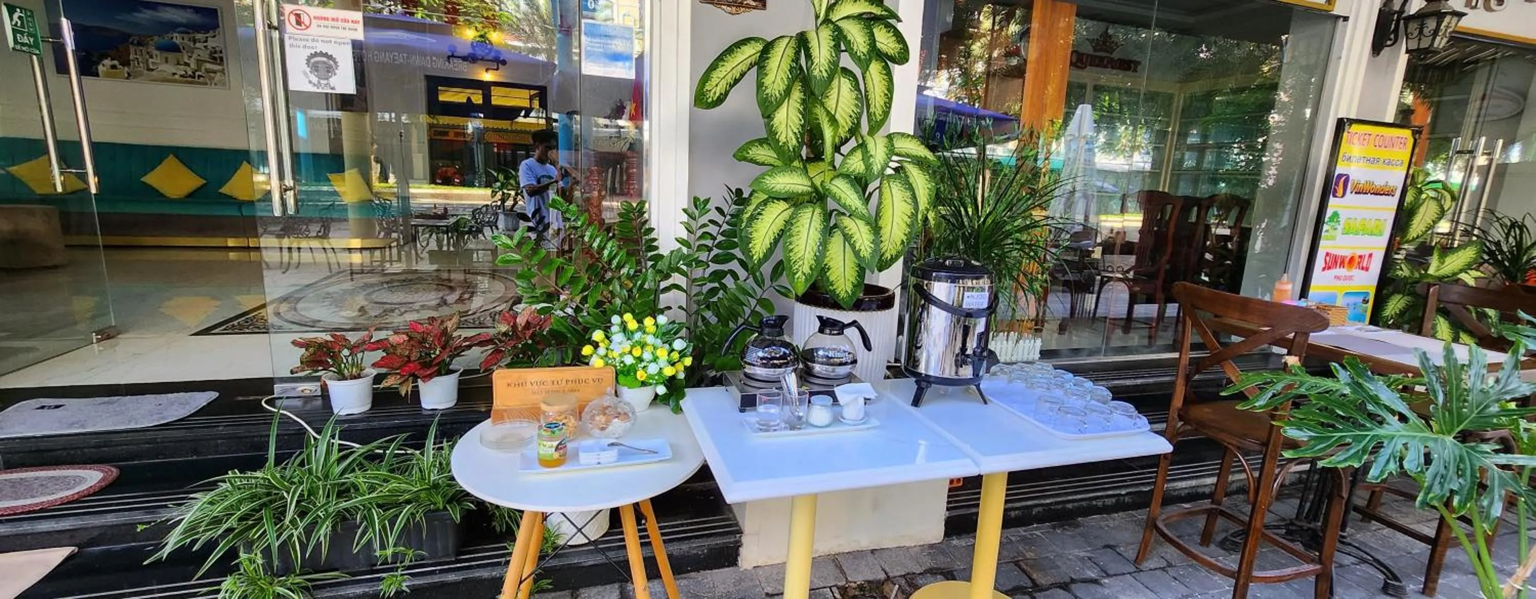 Restaurant/places to eat in BREAKING DAWN- TAEYANG Hotel Phú Quốc