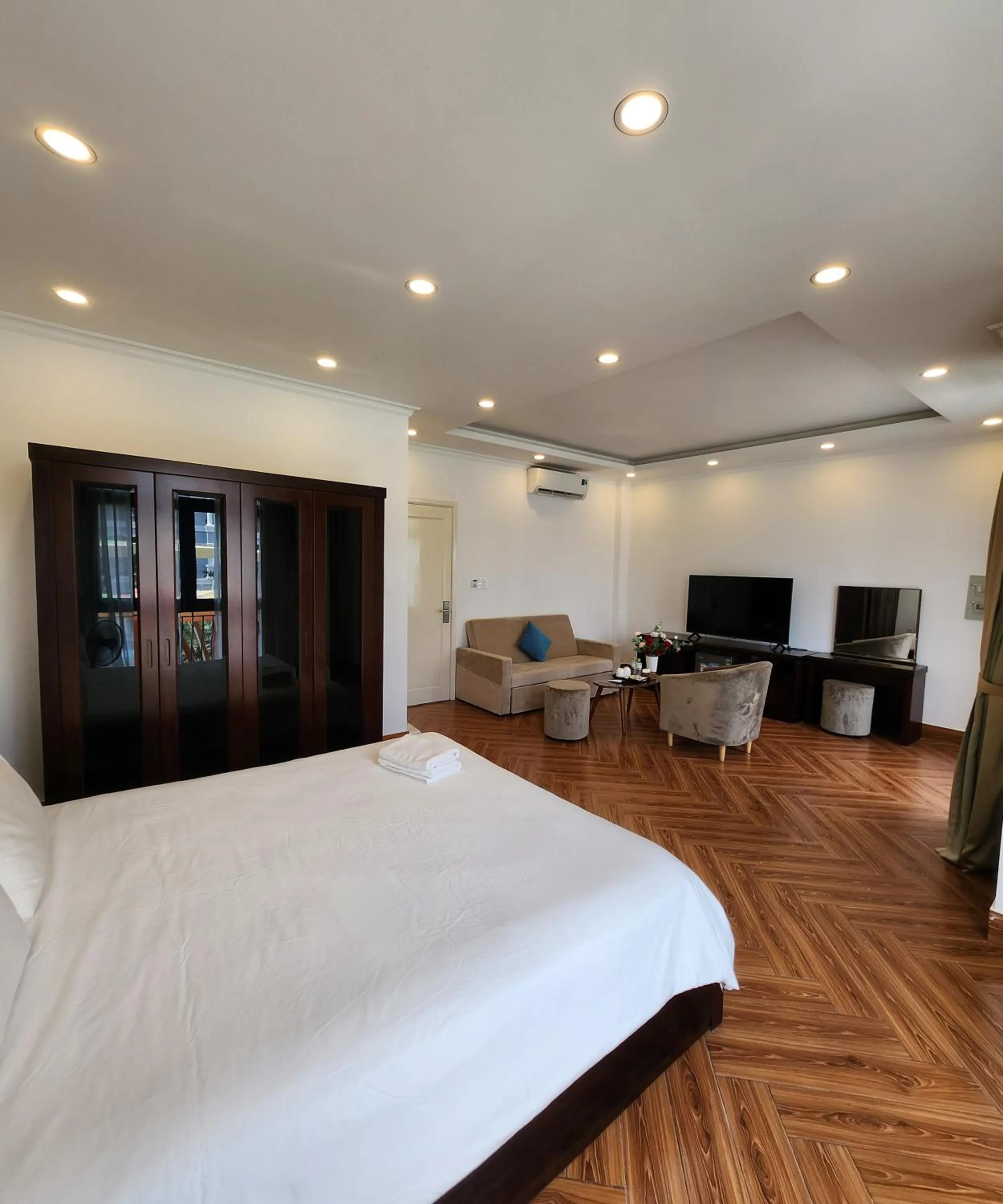 Bed in BREAKING DAWN- TAEYANG Hotel Phú Quốc