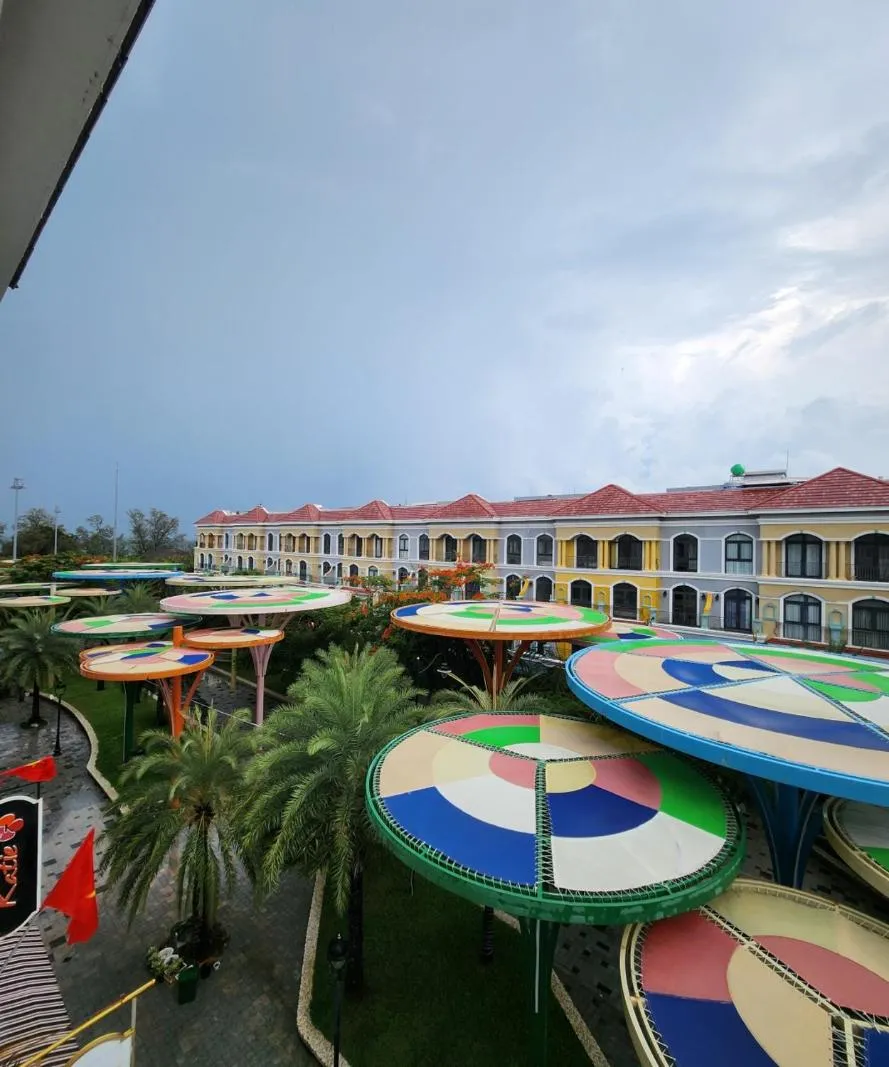 BREAKING DAWN- TAEYANG Hotel Phú Quốc