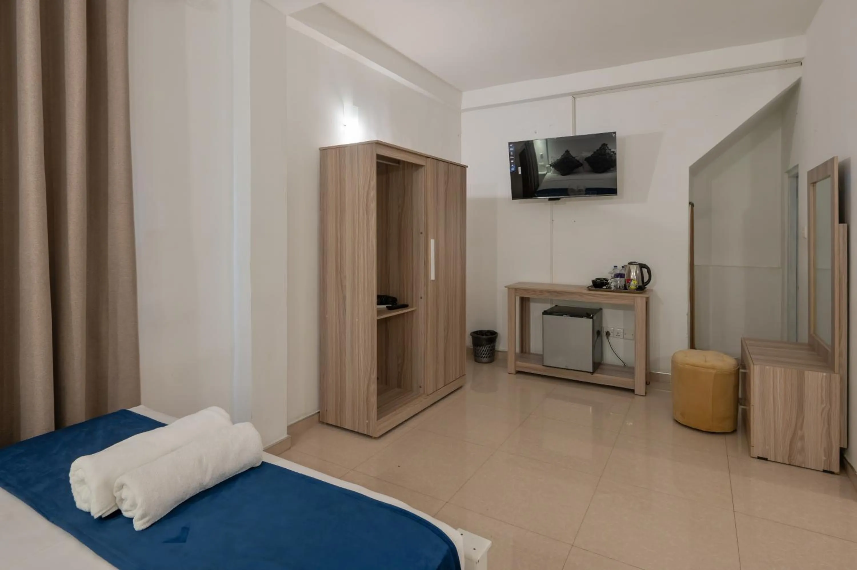 TV and multimedia, Bed in The Empyrean Airport Transit Hotel