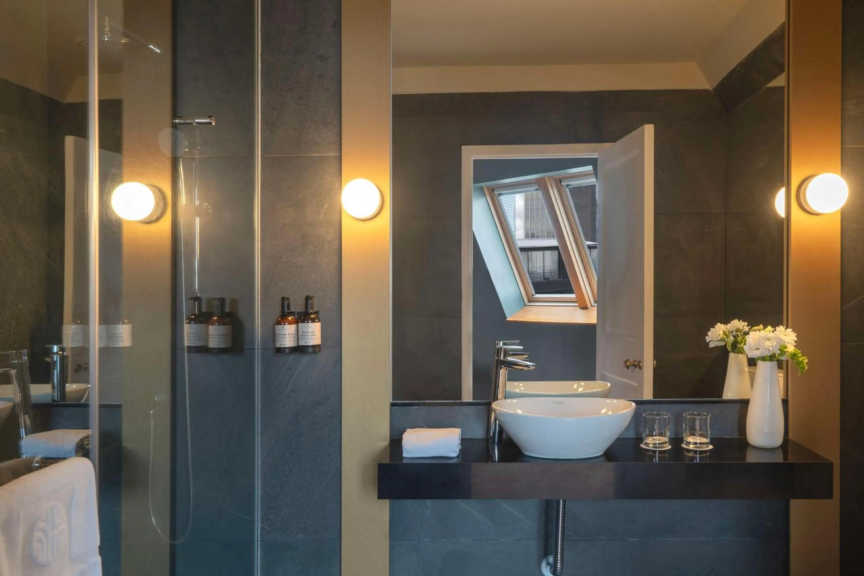 Bathroom in NH Collection Buenos Aires Lancaster