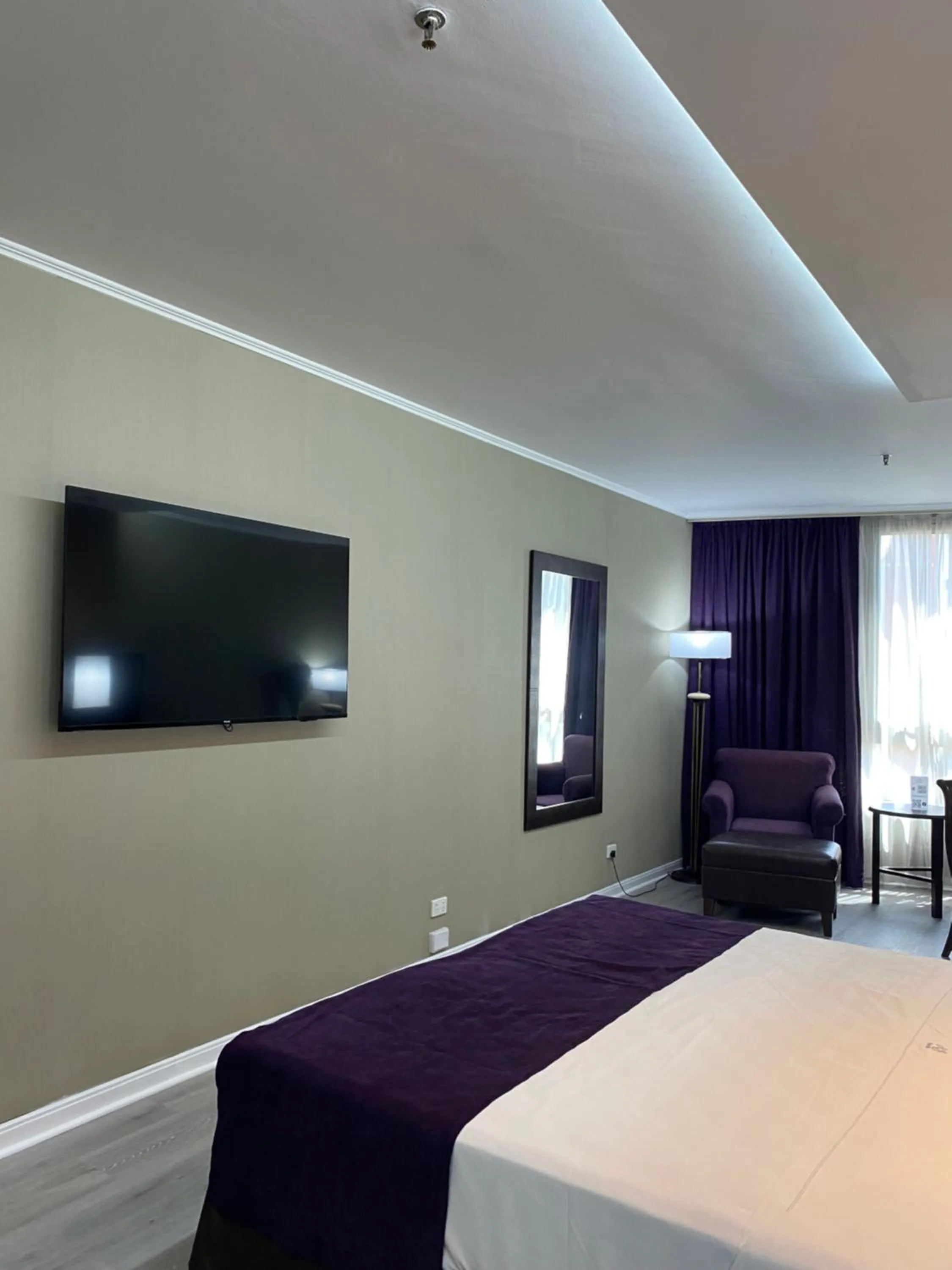 Bedroom, Bed in Howard Johnson Plaza by Wyndham Buenos Aires Florida Street