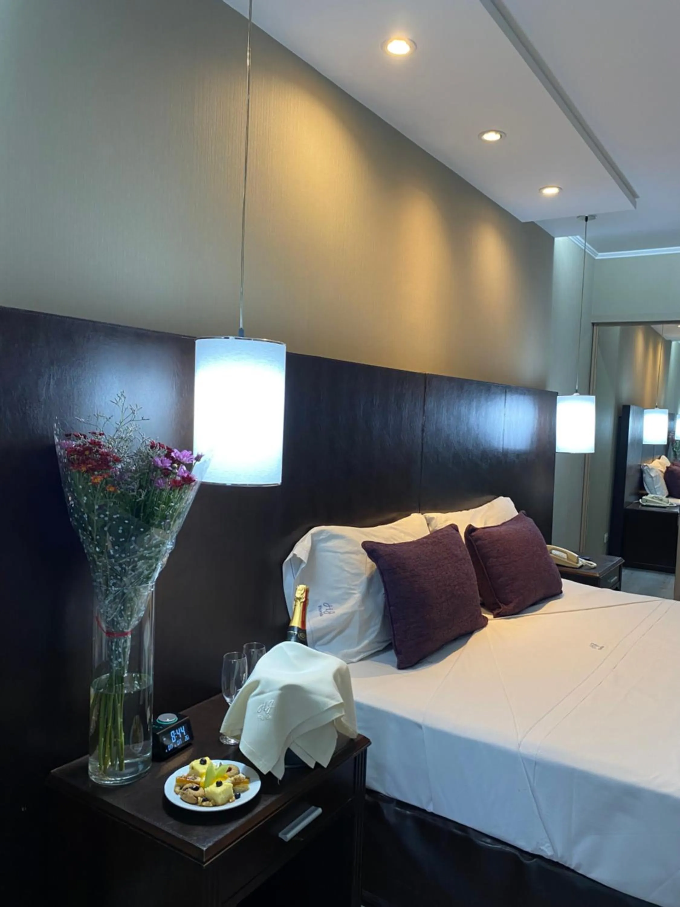 Bedroom, Bed in Howard Johnson Plaza by Wyndham Buenos Aires Florida Street