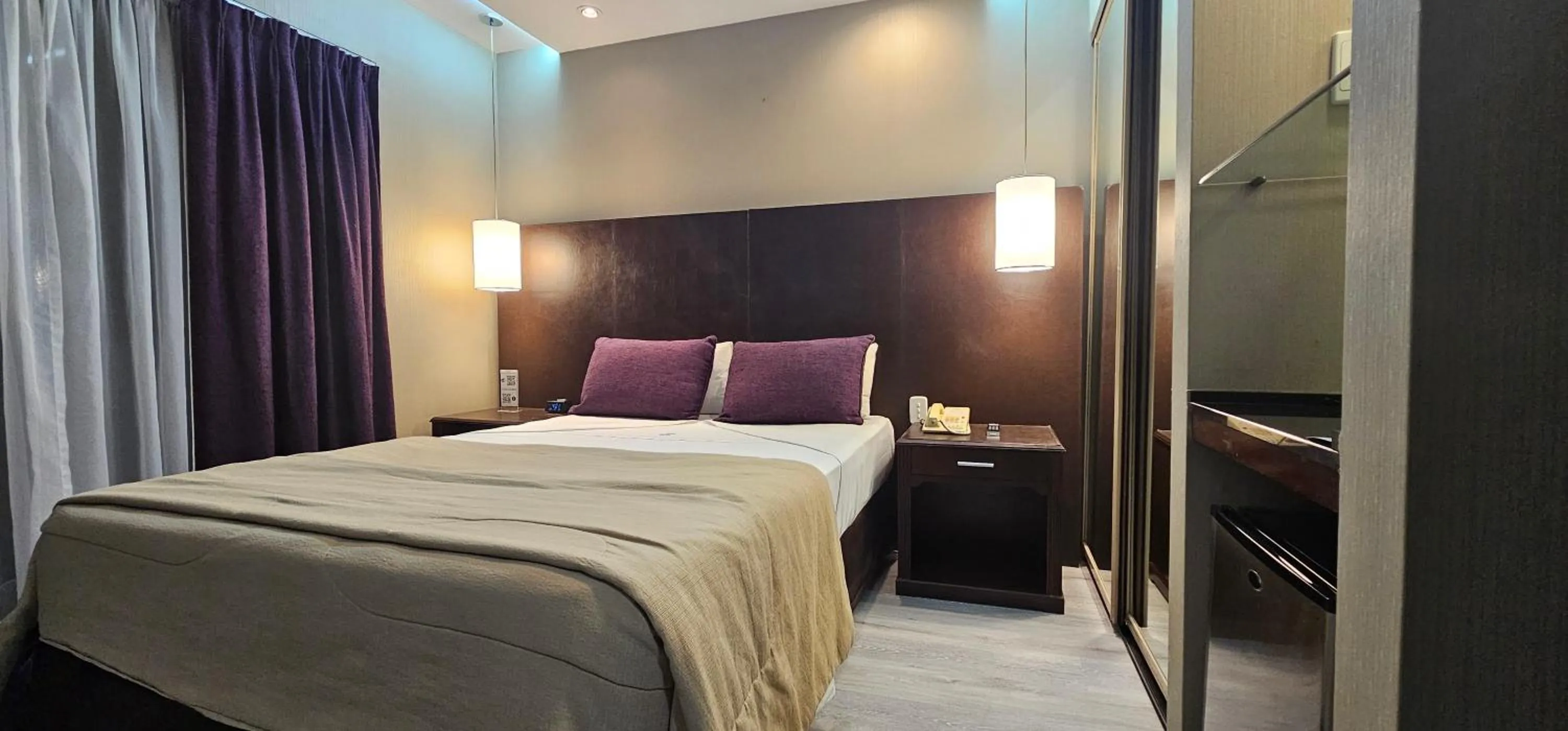 Property building, Bed in Howard Johnson Plaza by Wyndham Buenos Aires Florida Street