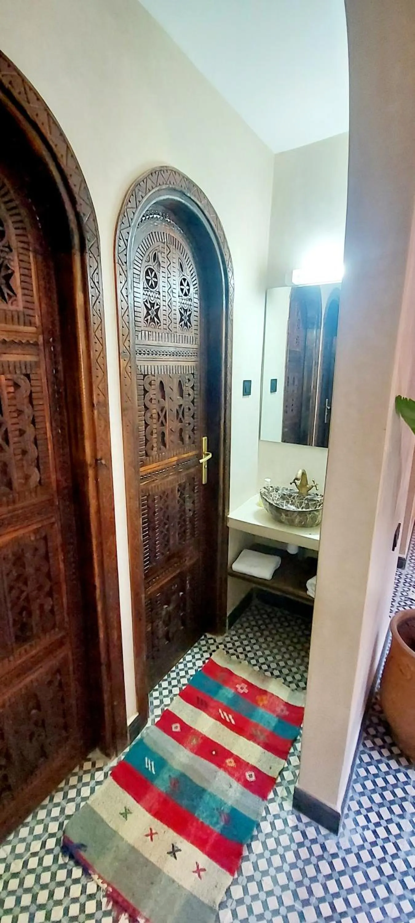 Toilet, Bed in Auberge RIAD DLIM Tamraght