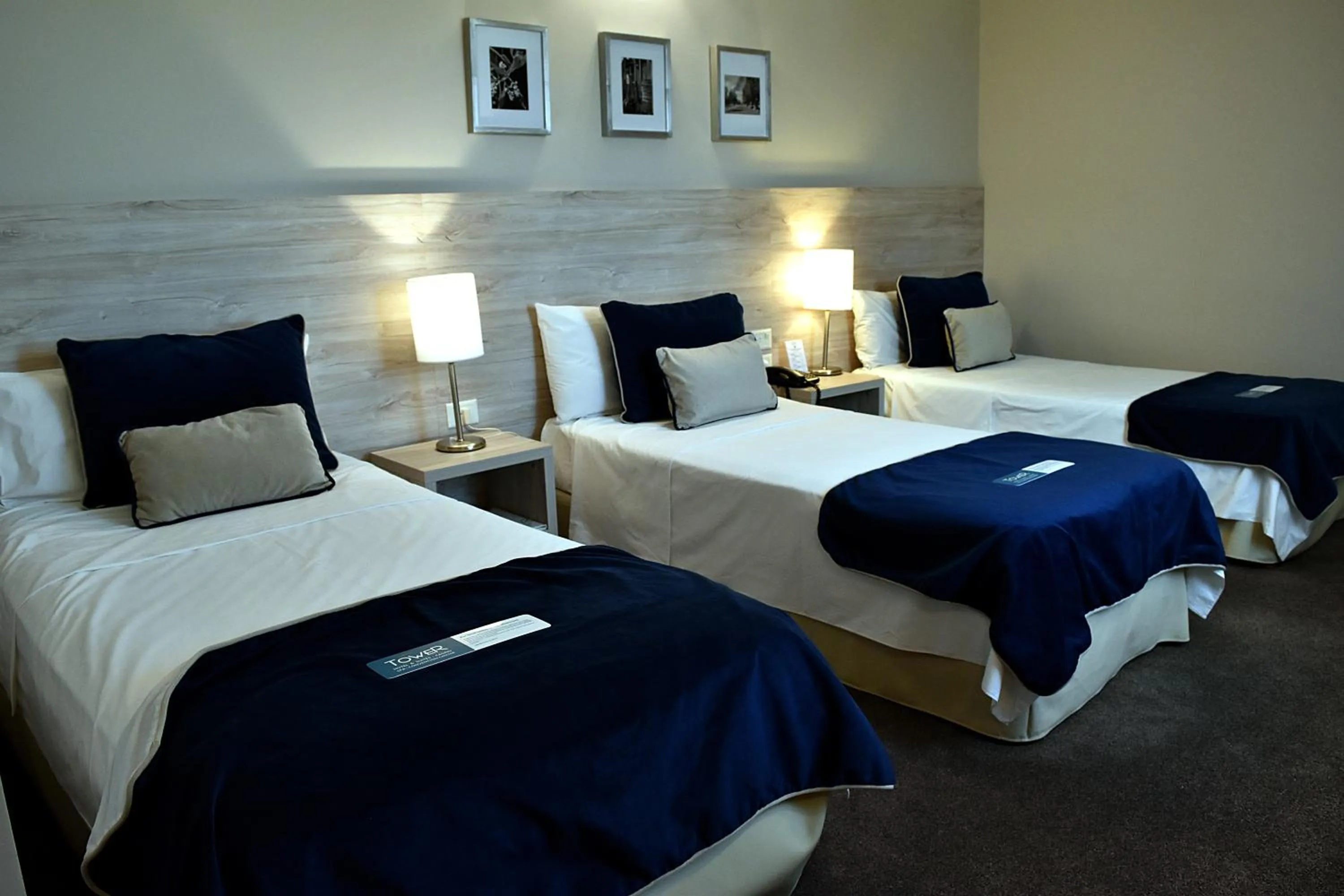 Bed in Hotel Tower Inn & Suites