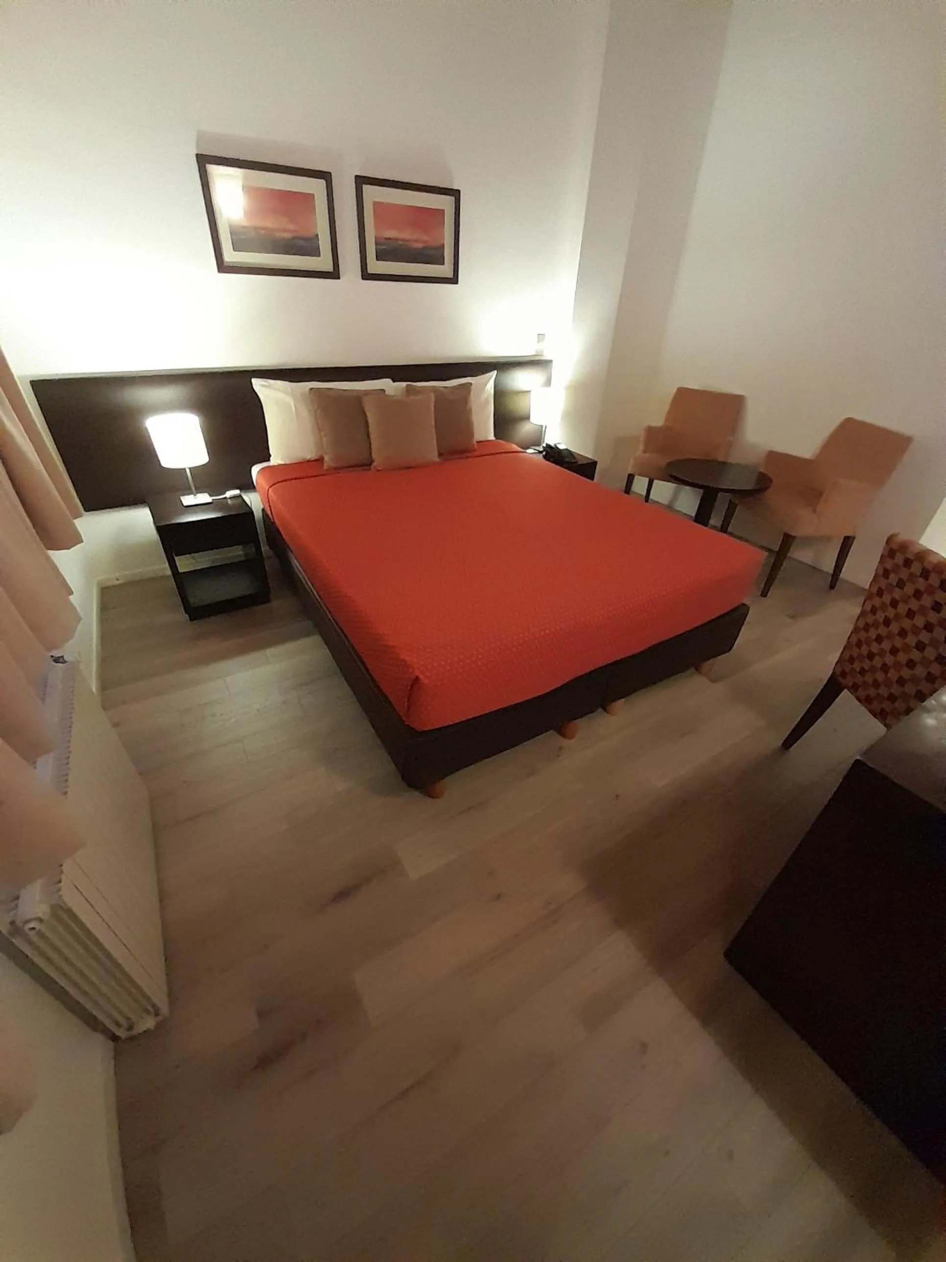 Photo of the whole room, Bed in Rochester Calafate