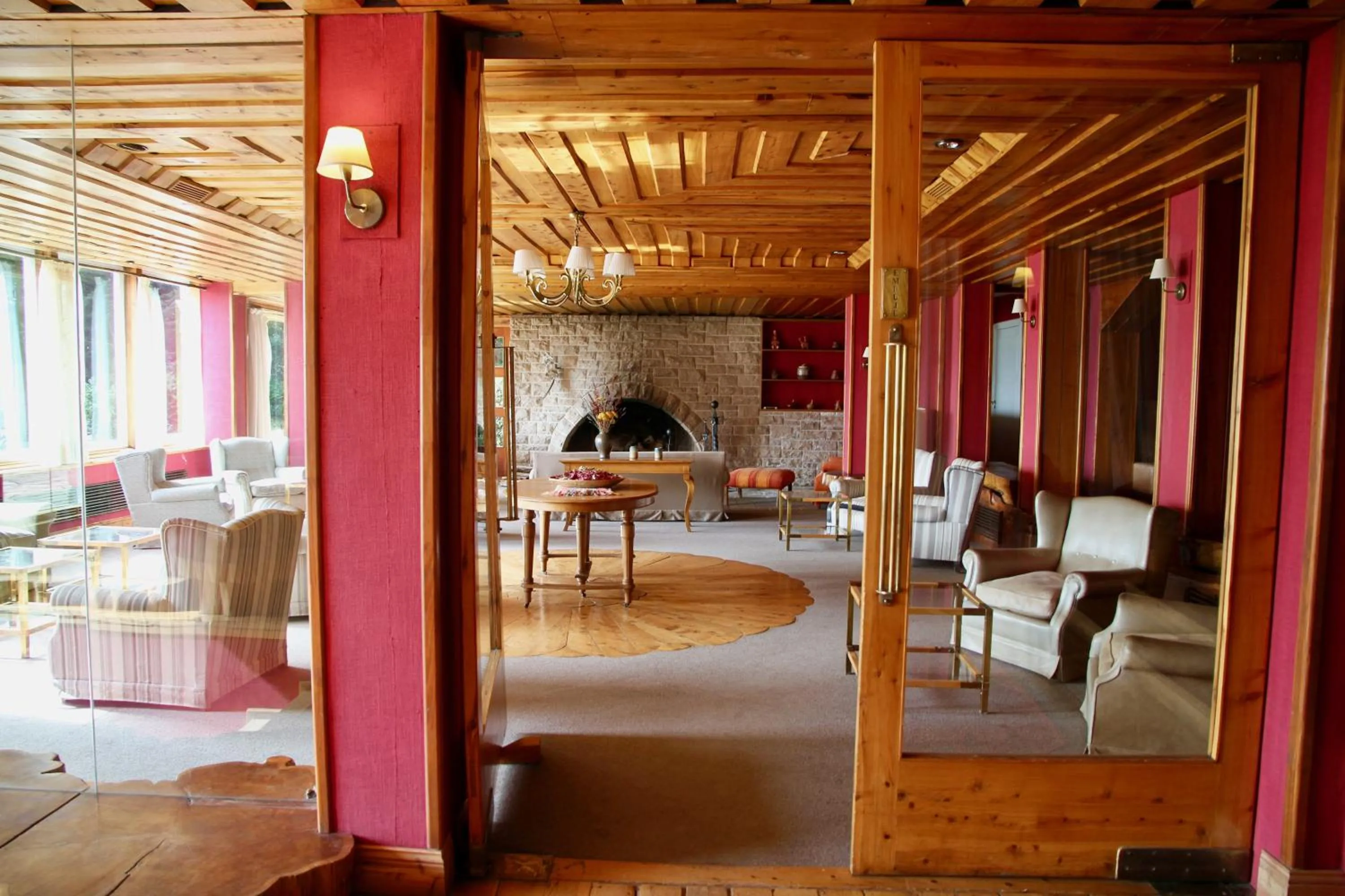 Restaurant/places to eat in Hotel Tunquelén