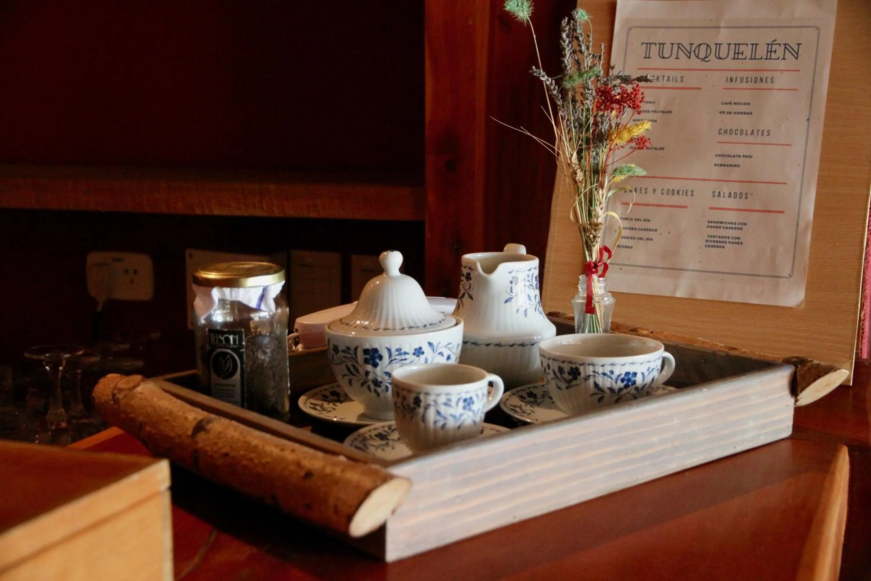 Restaurant/places to eat in Hotel Tunquelén