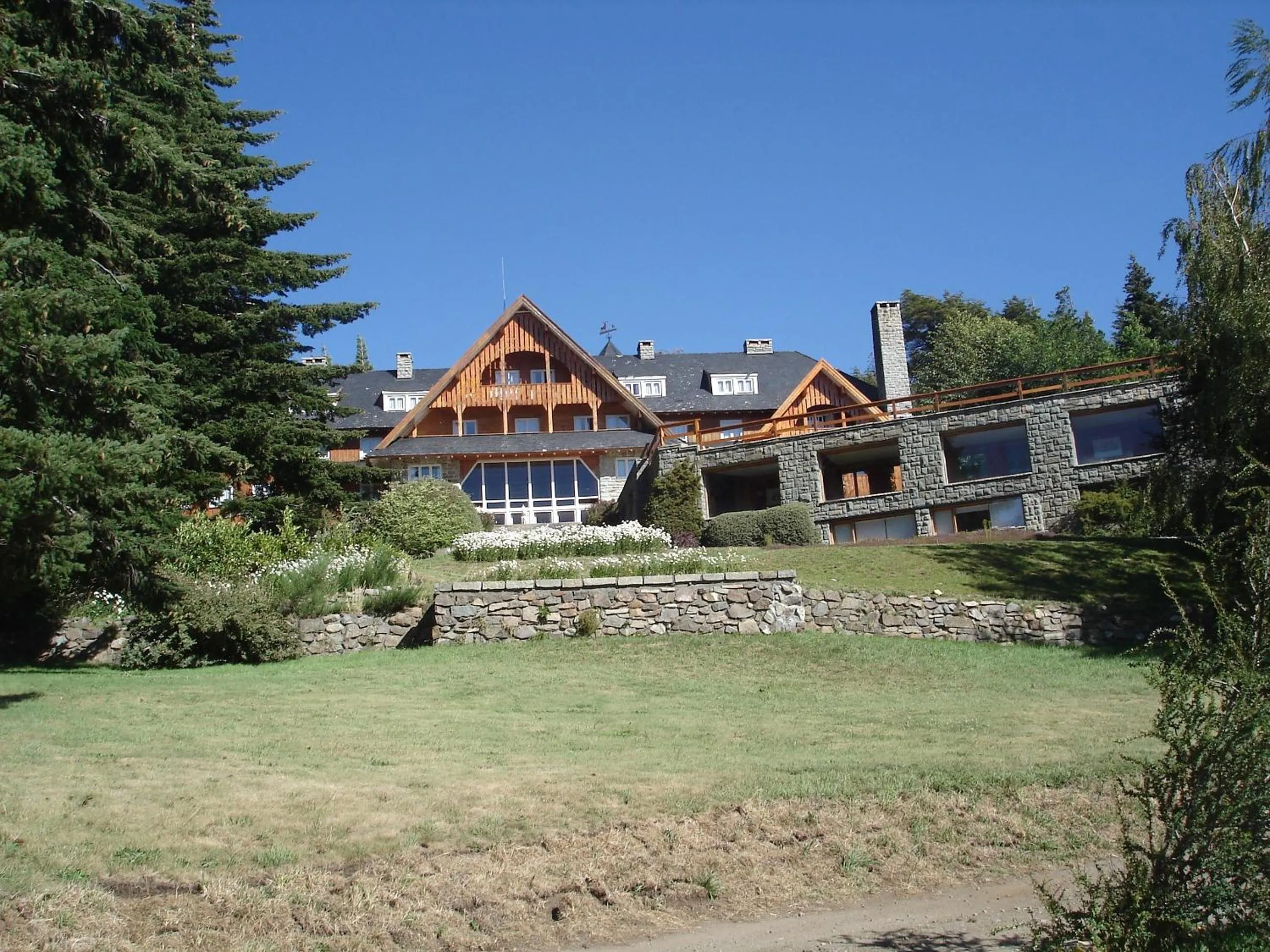 Facade/entrance in Hotel Tunquelén