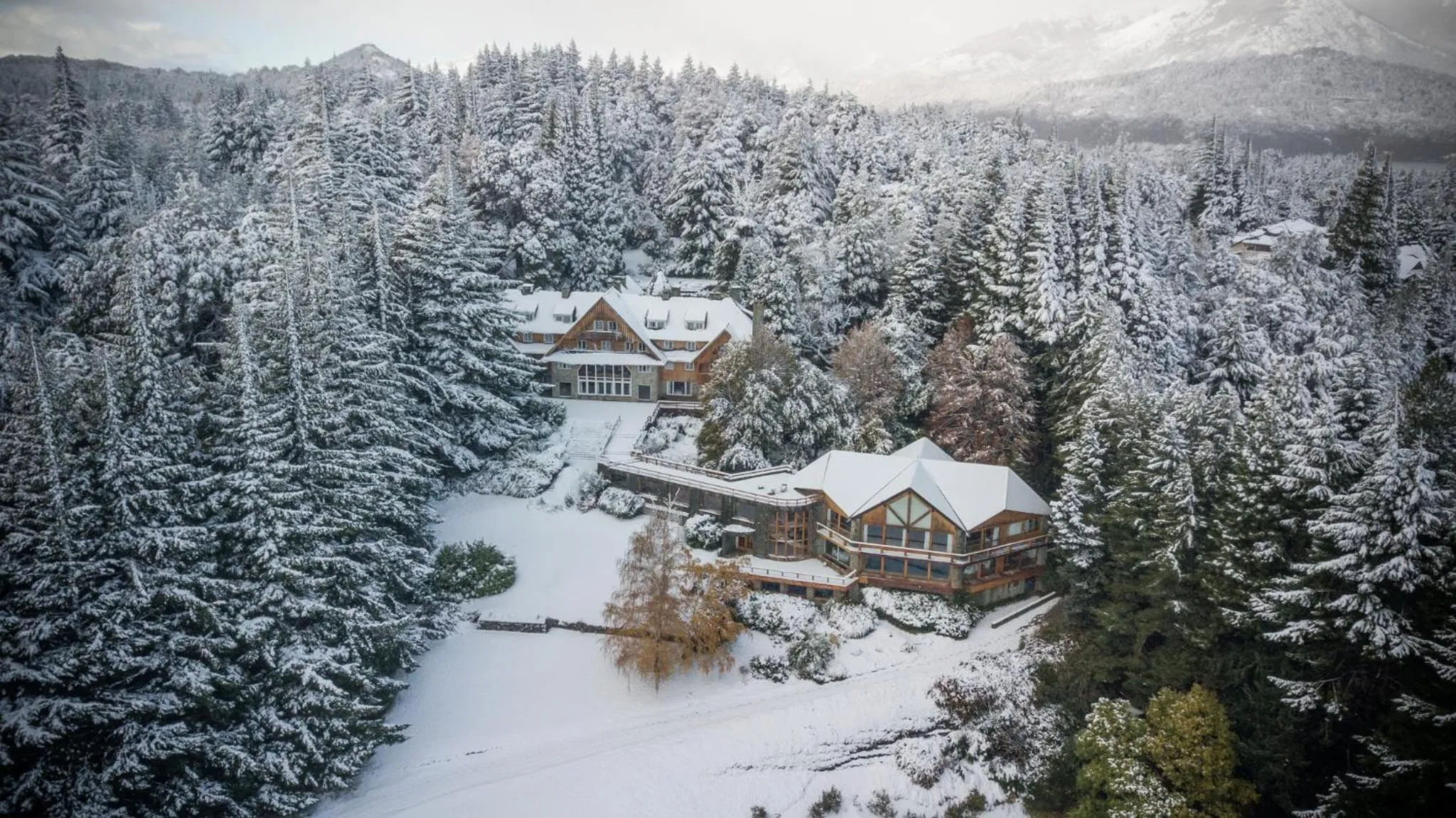Property building in Hotel Tunquelén