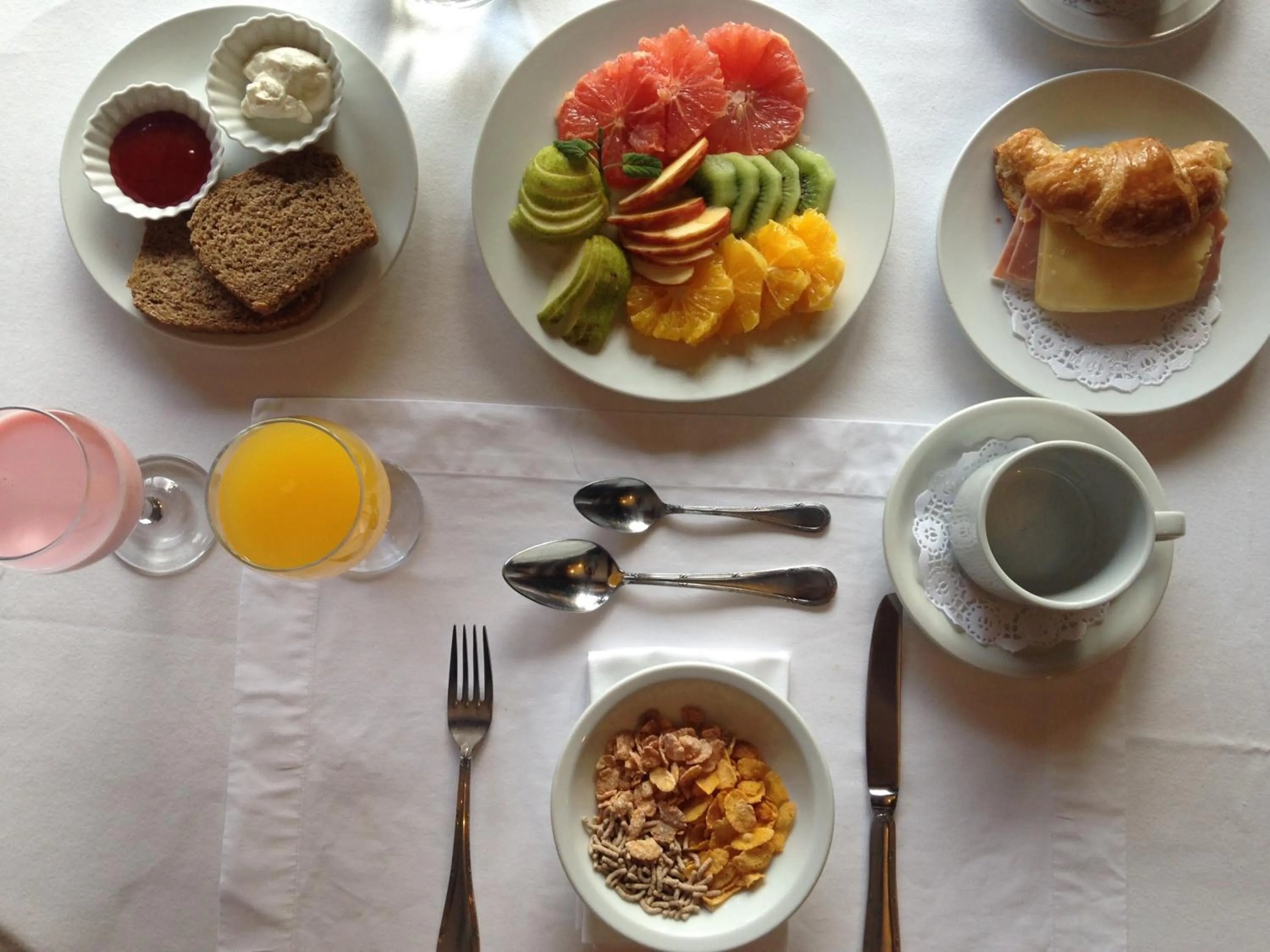 Breakfast in Hotel Tunquelén
