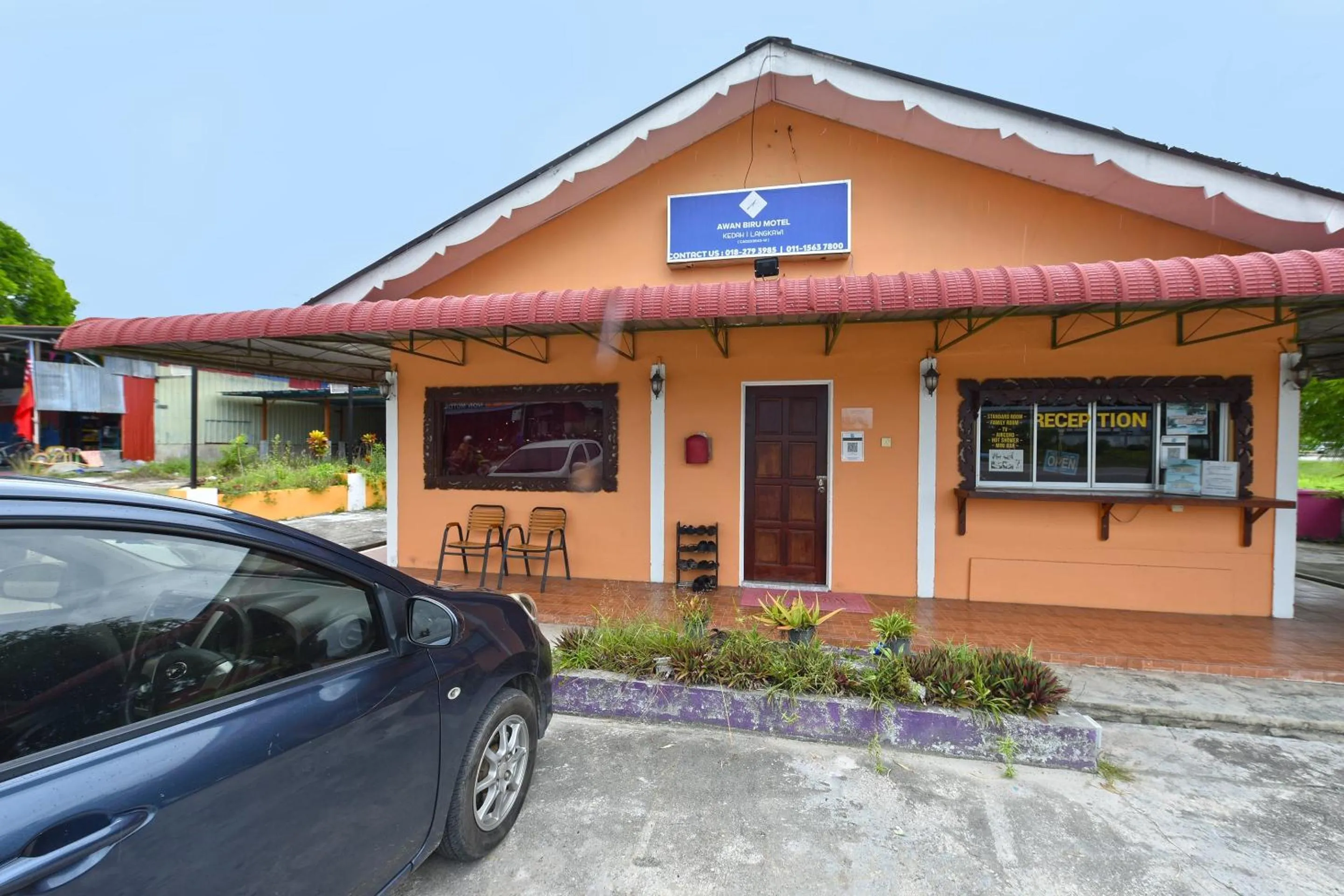 Facade/entrance in Hotel O Awan Biru Motel