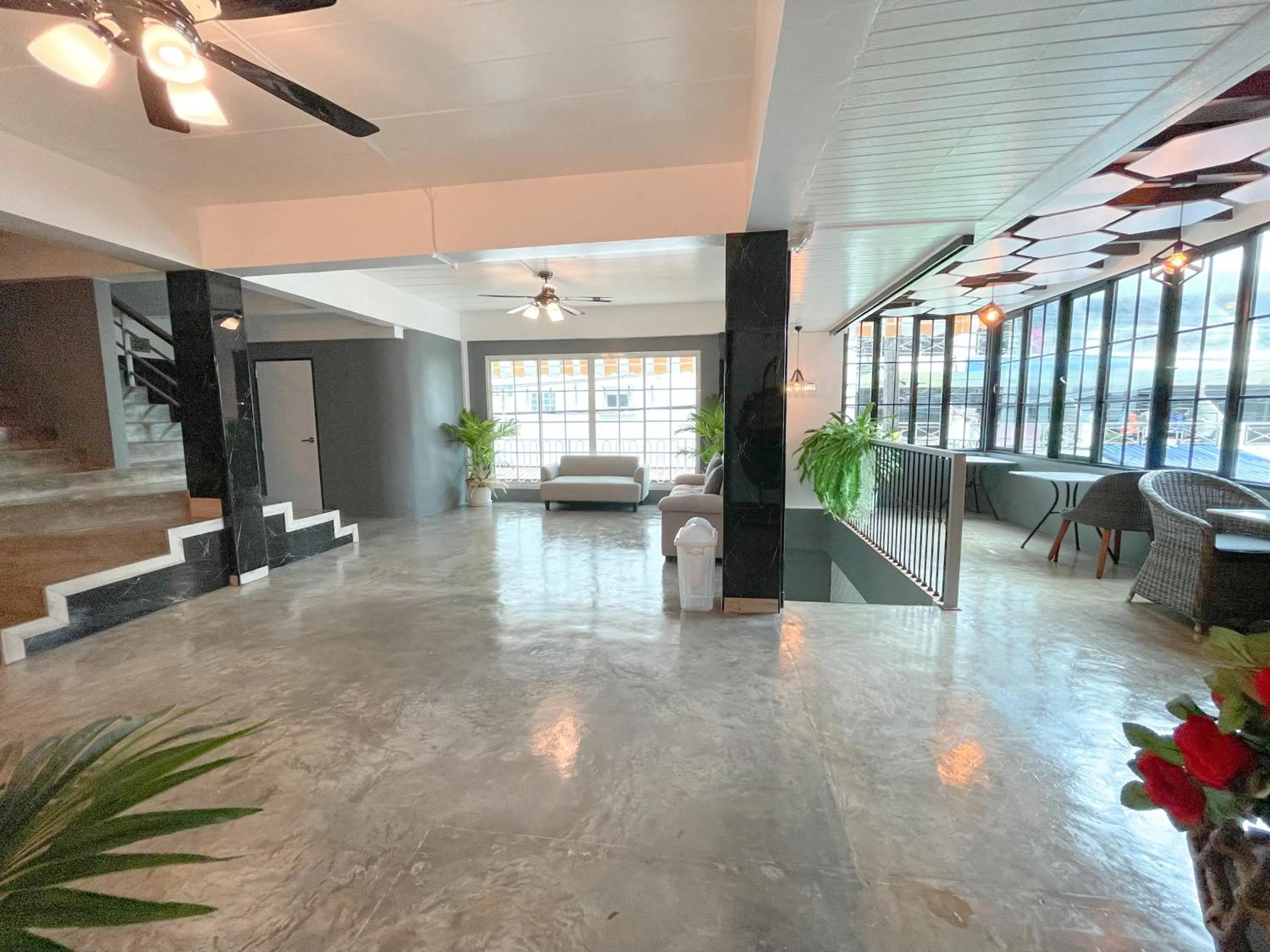 Seating area in Le Cartier