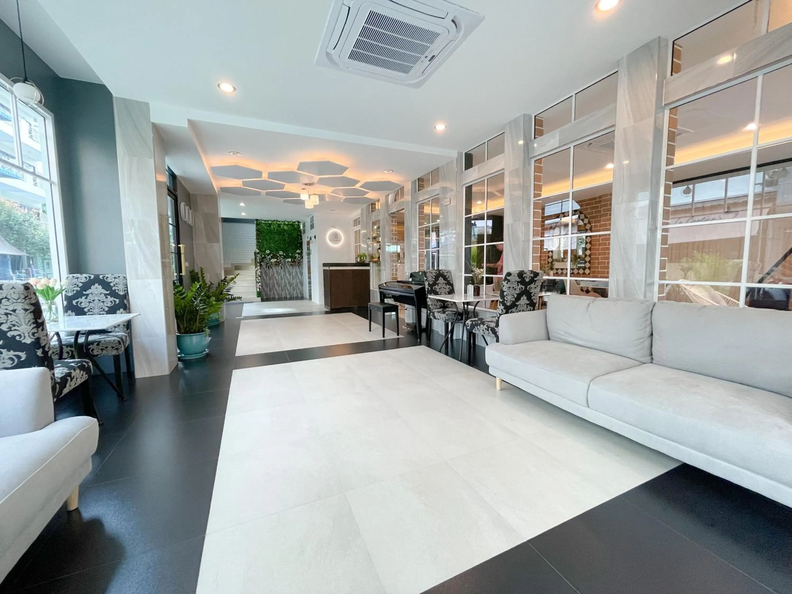 Lobby or reception in Le Cartier