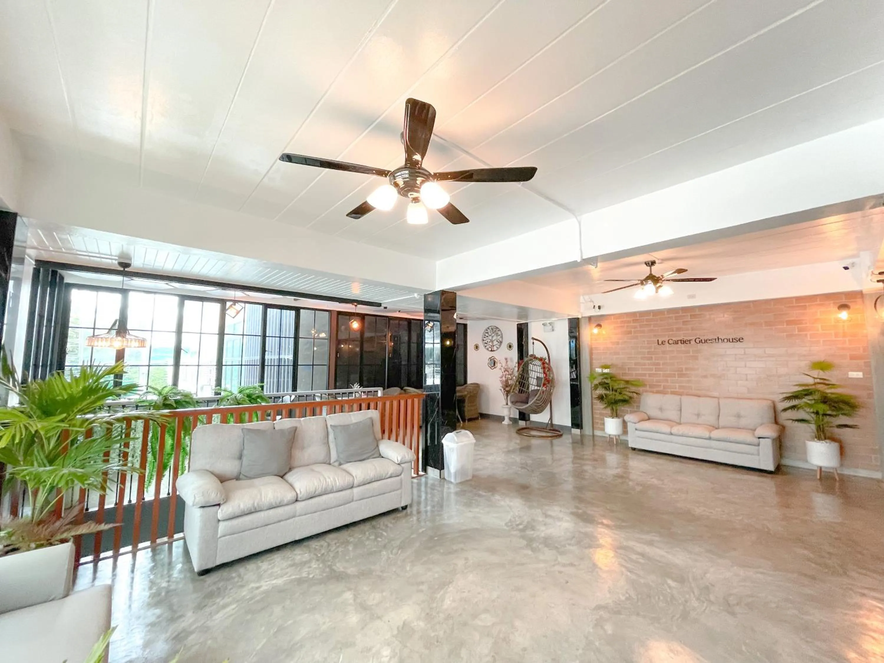 Seating area in Le Cartier