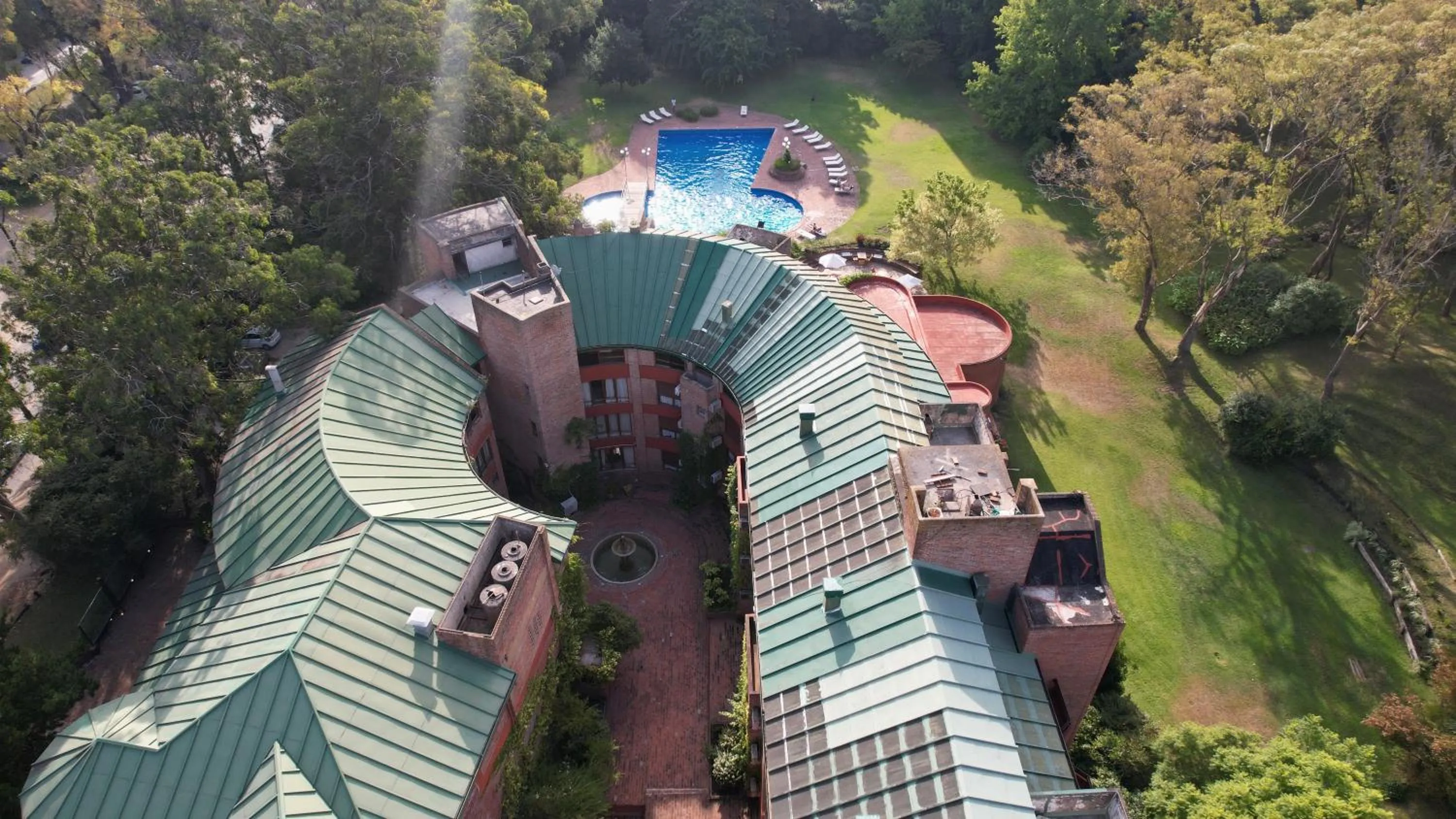 Property building in Hotel del Bosque