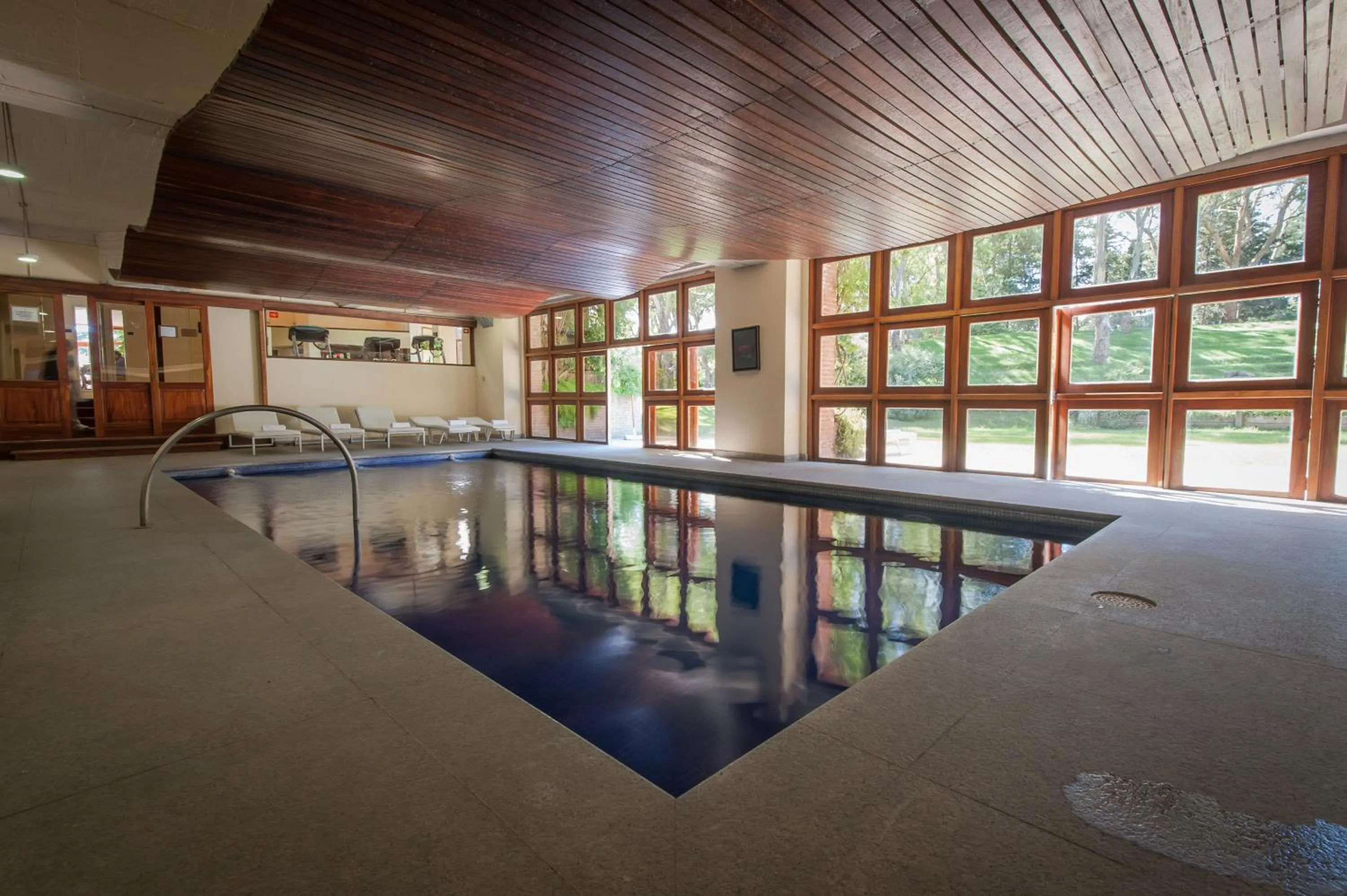 Swimming pool in Hotel del Bosque