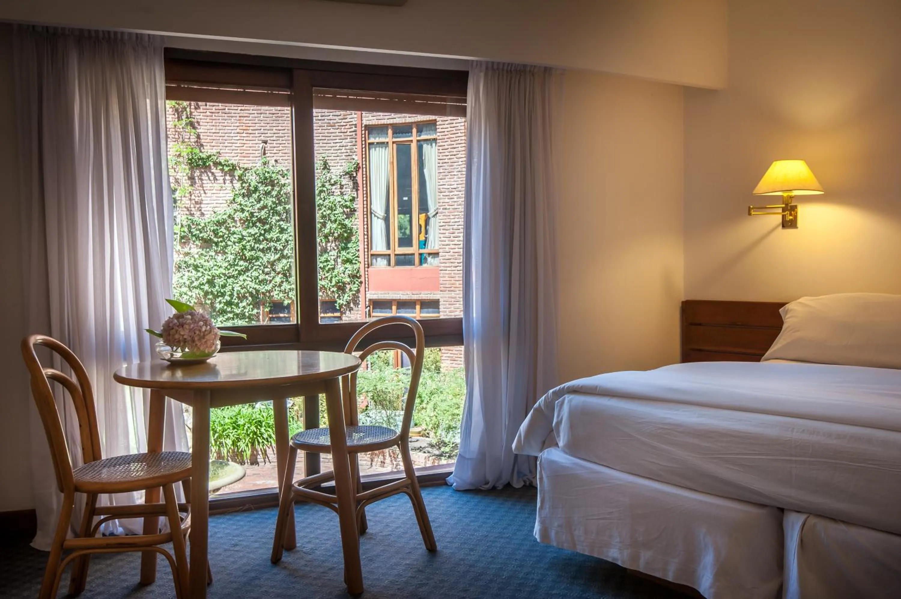 Bedroom, Bed in Hotel del Bosque